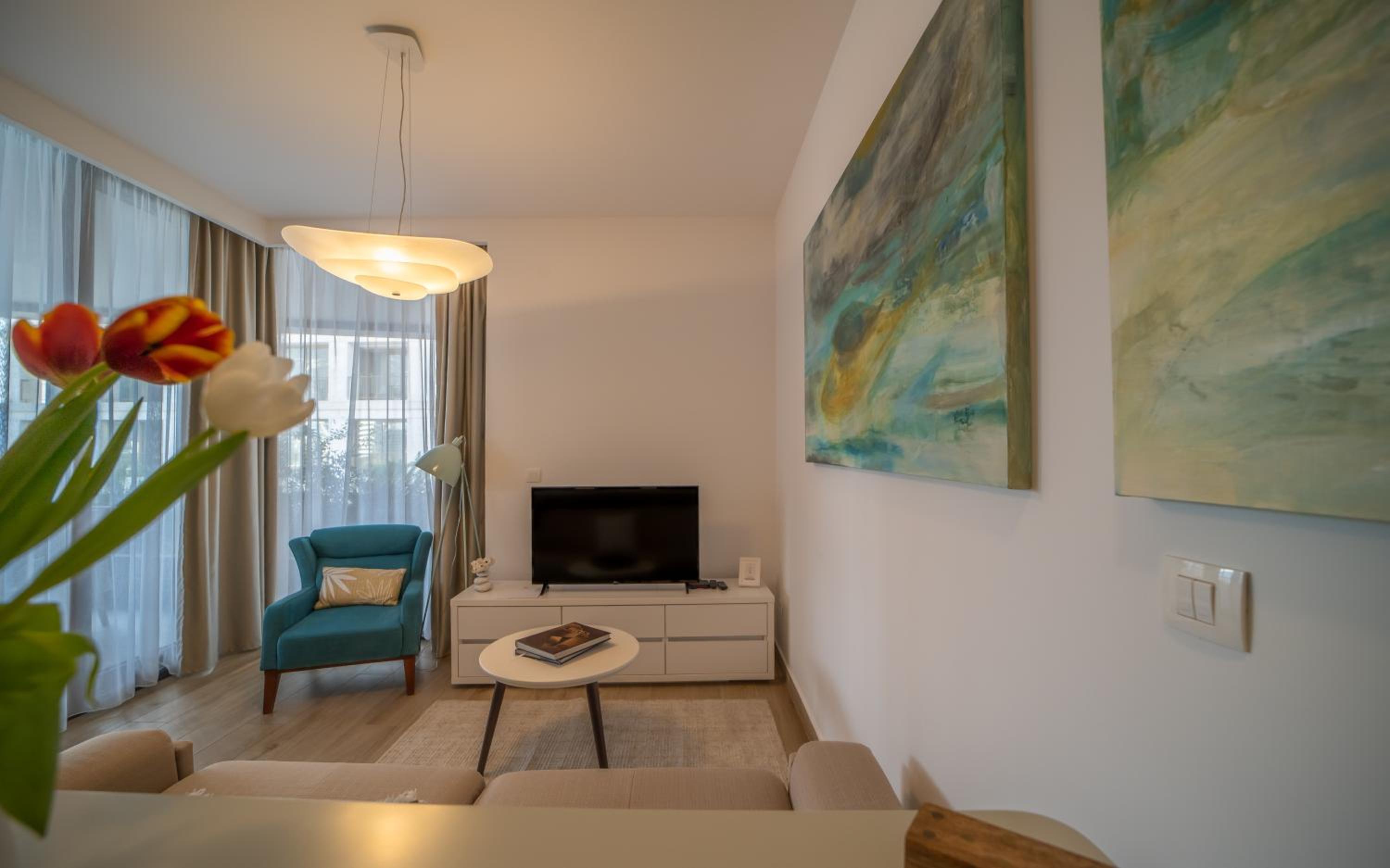 Apartment with Side Sea View - Photo 4