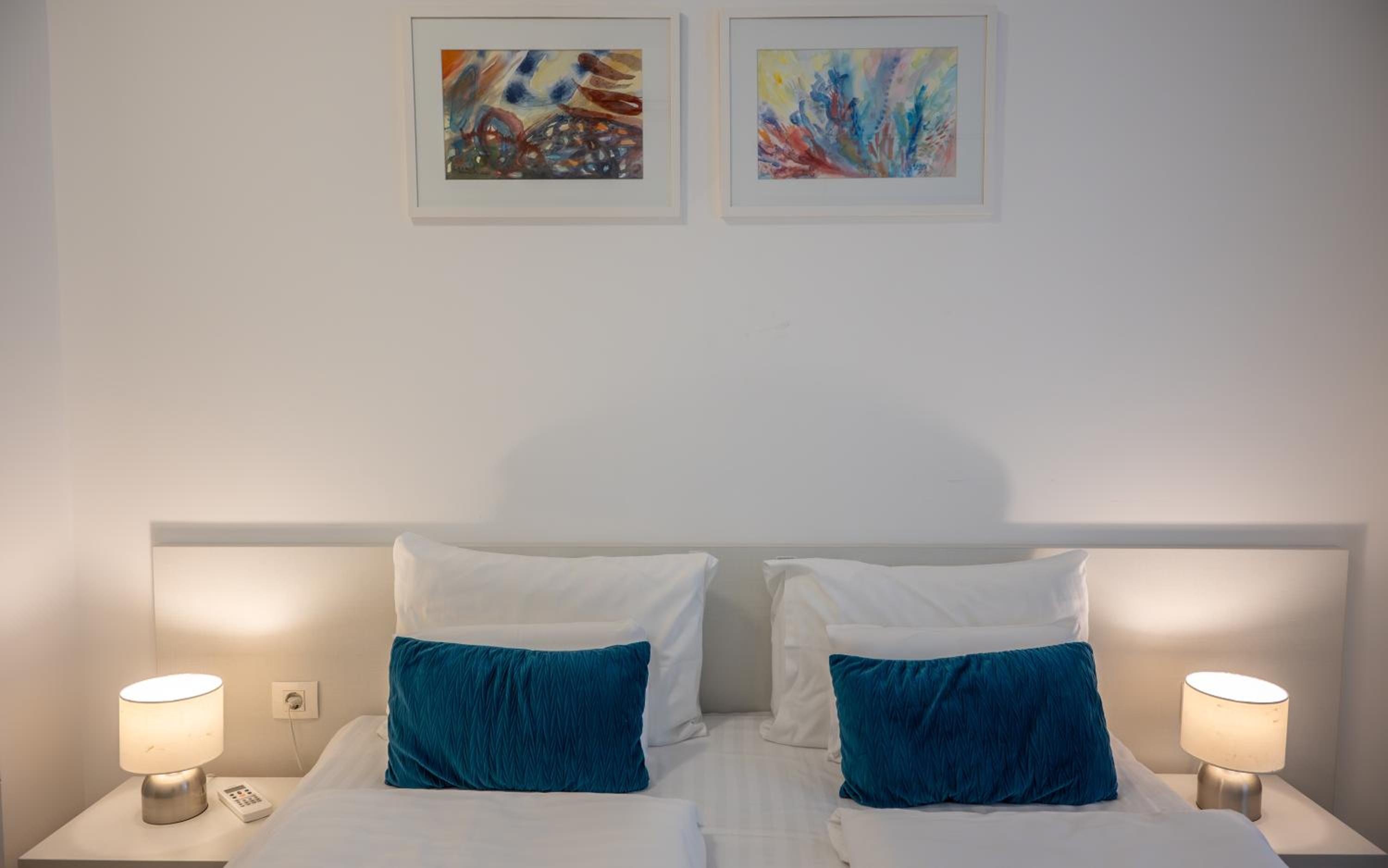 Apartment with Side Sea View - Photo 11