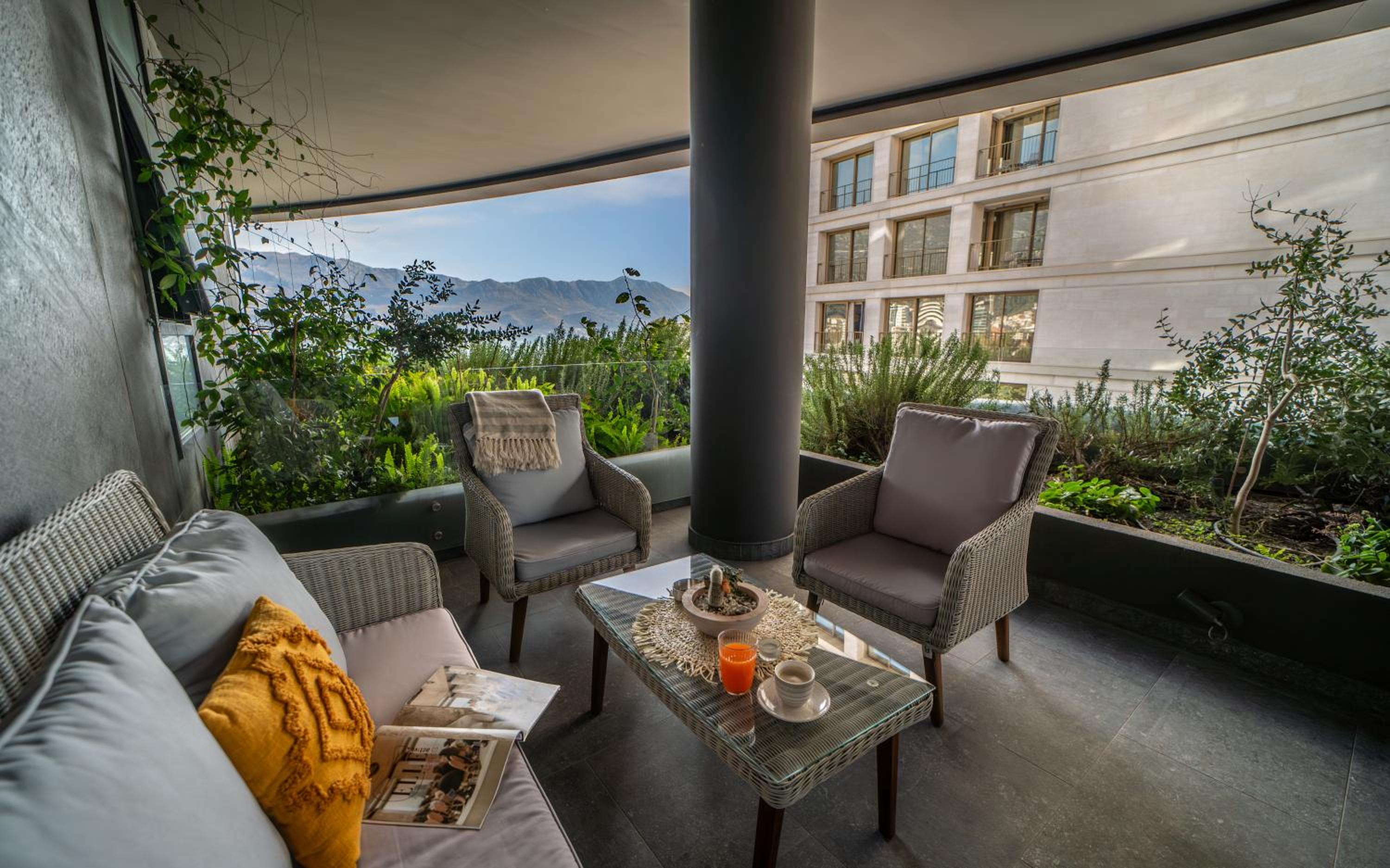 Apartment with Side Sea View - Photo 18