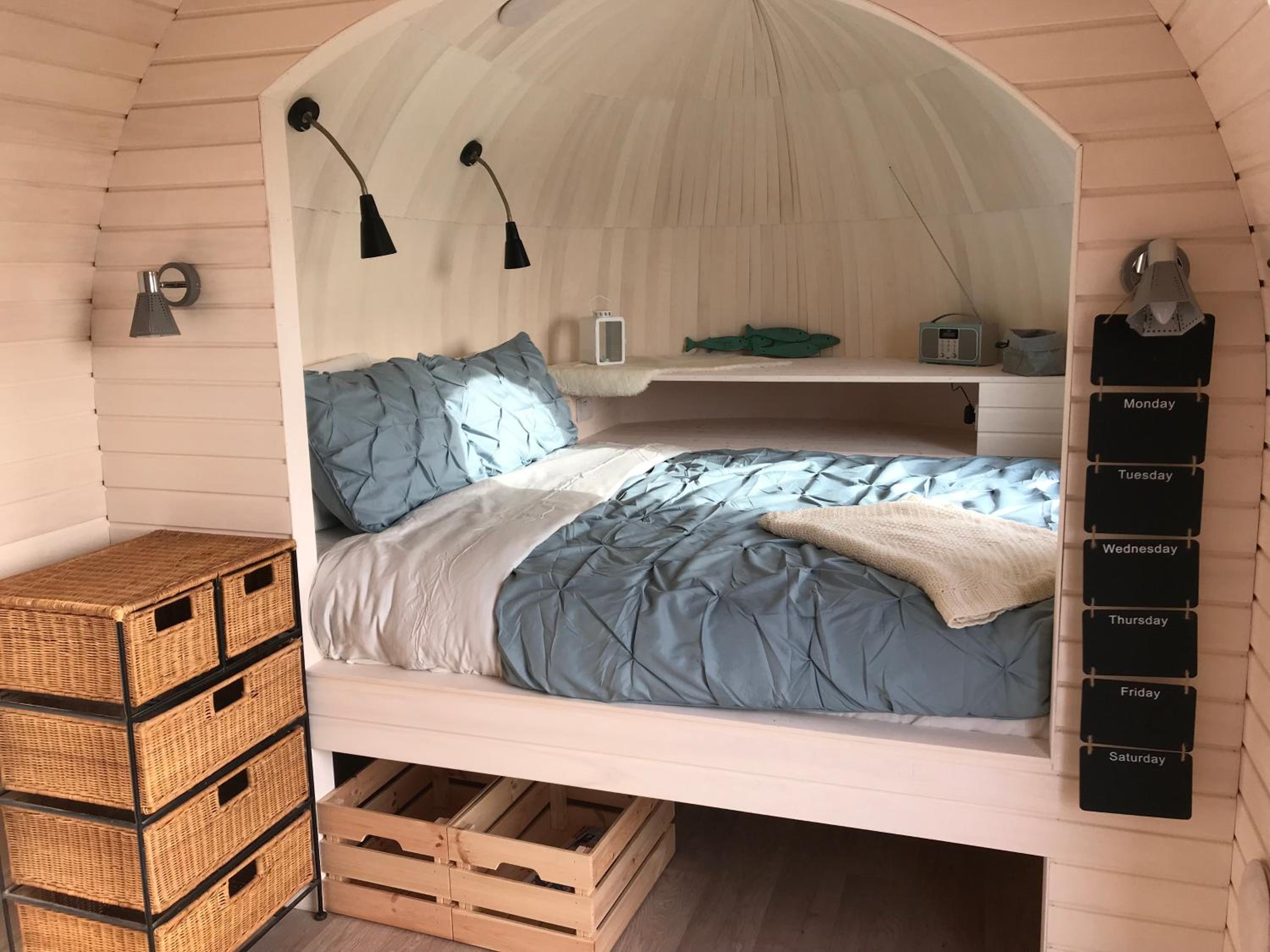 One-Bedroom House photo 2
