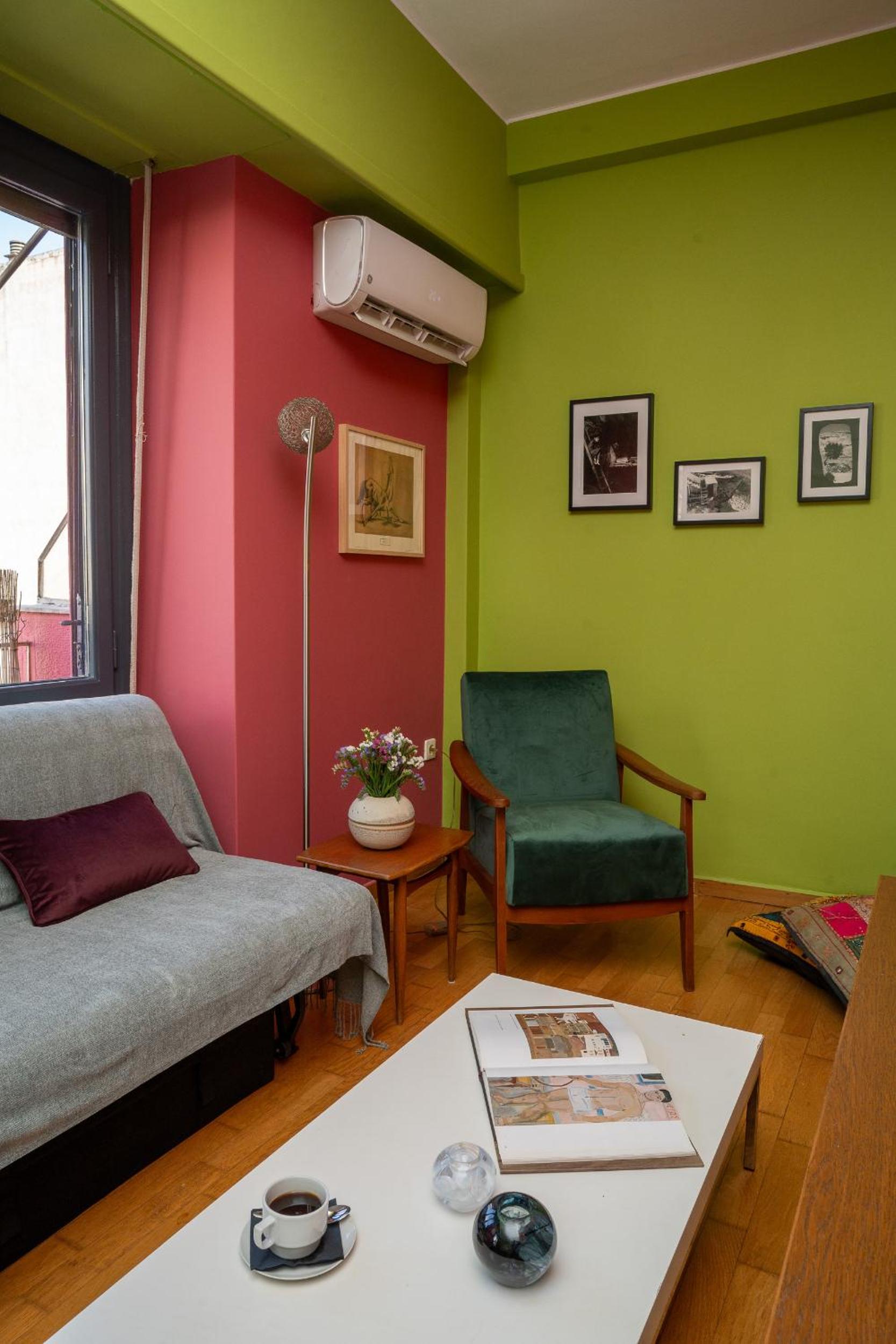 One-Bedroom Apartment