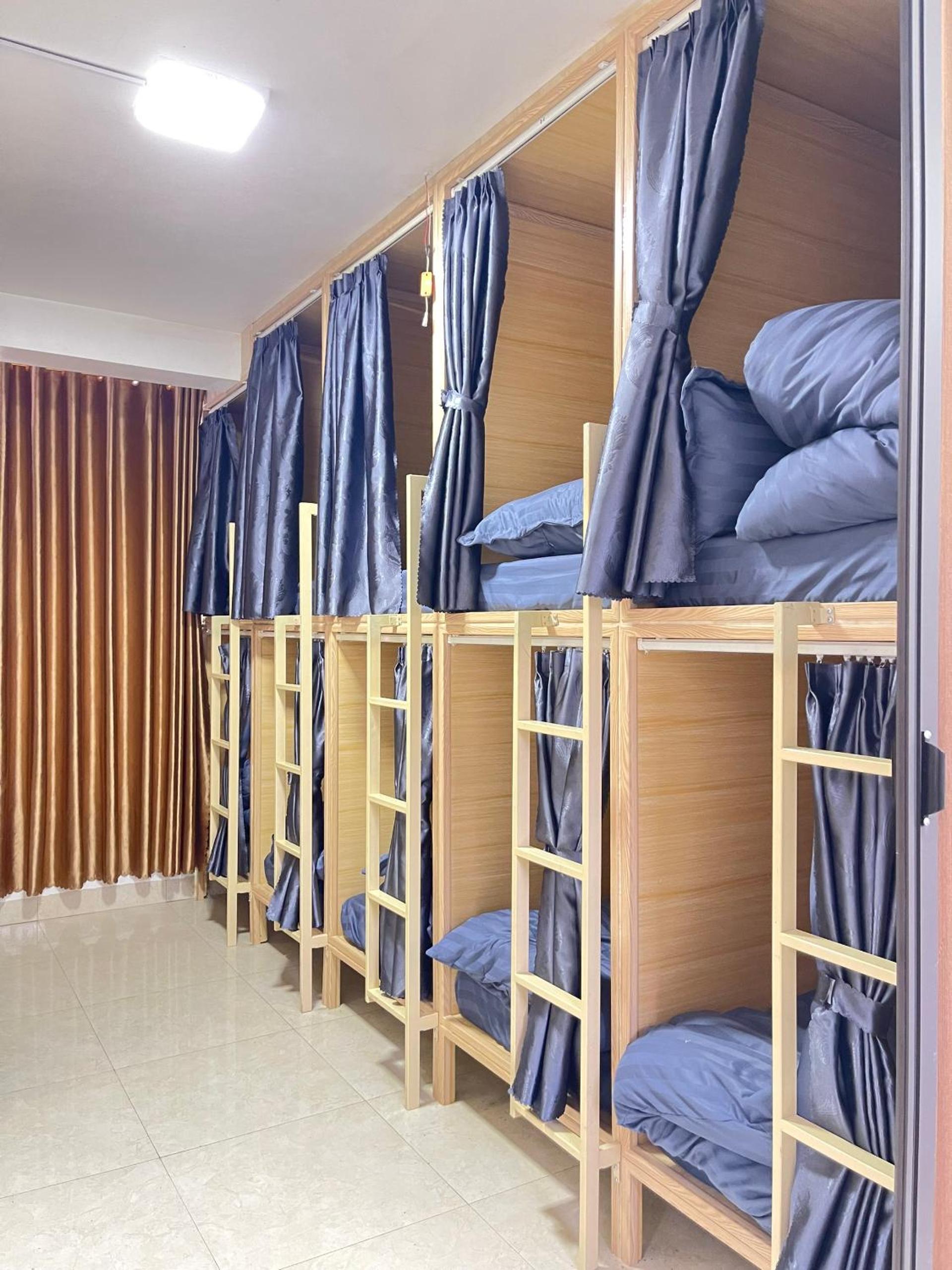 Single Bed in 10-Bed Dormitory Room photo 1