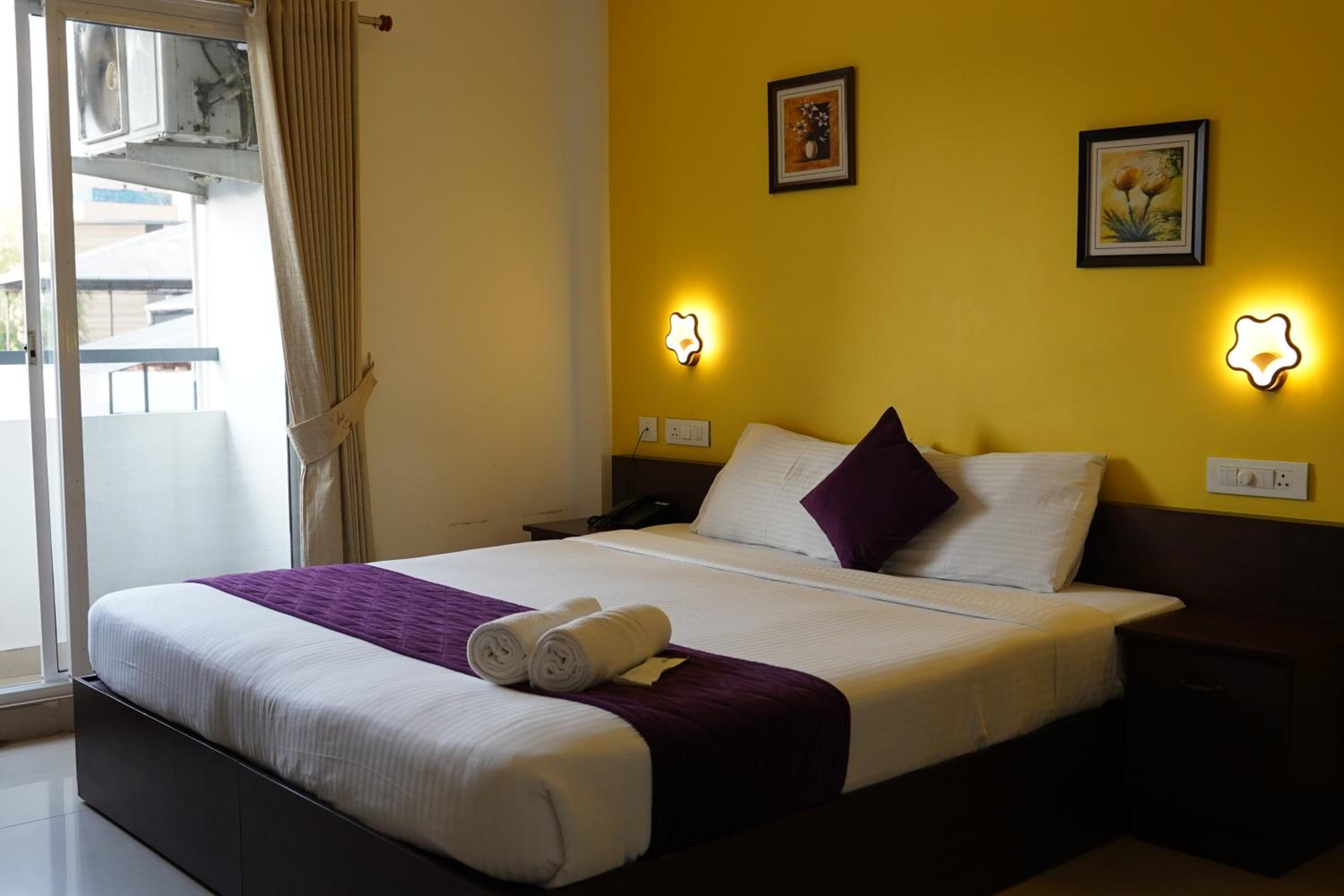 Deluxe Double Room with Balcony