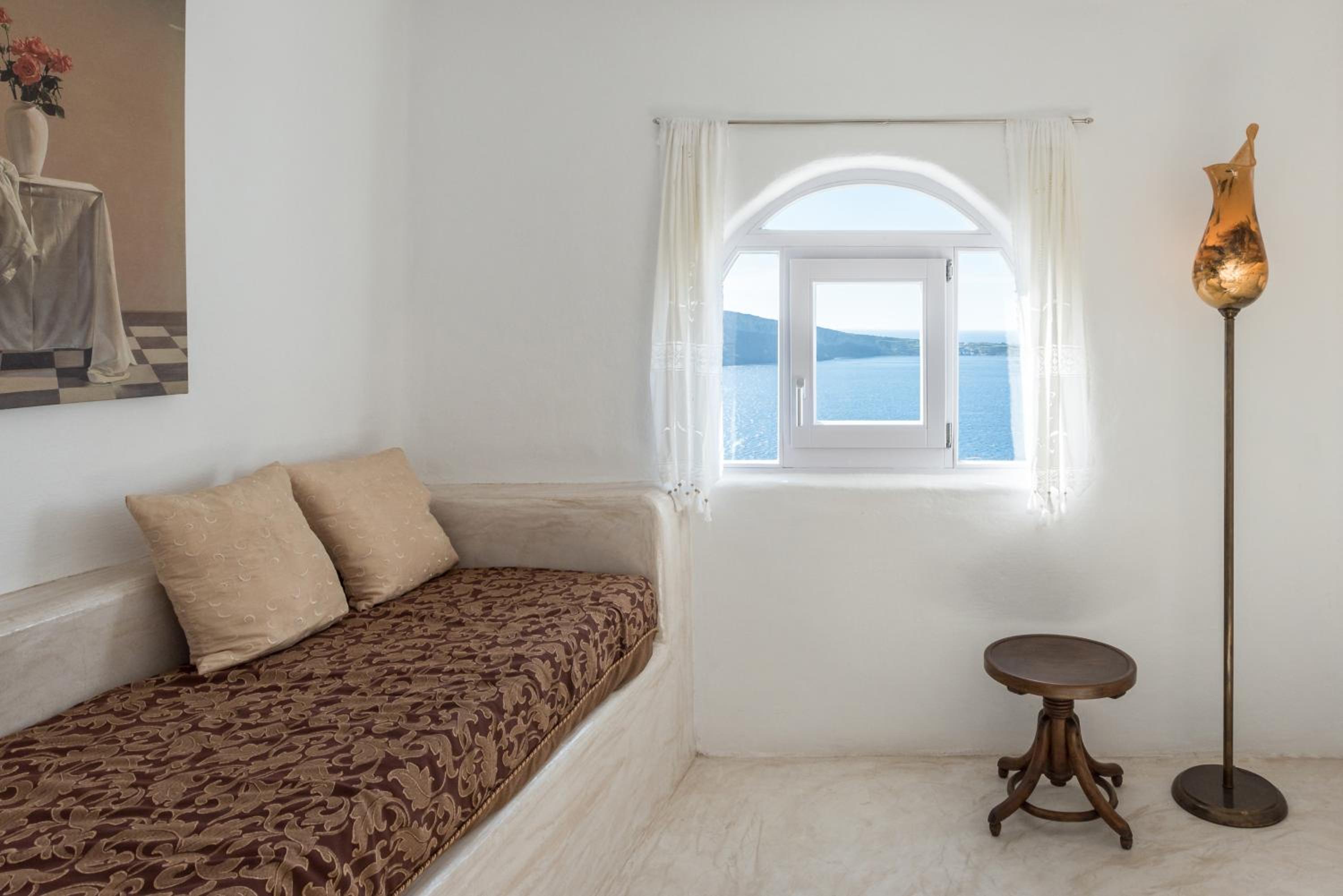  Secret Steps Suite with Private Whirlpool & Caldera View *access via numerous steps photo 3