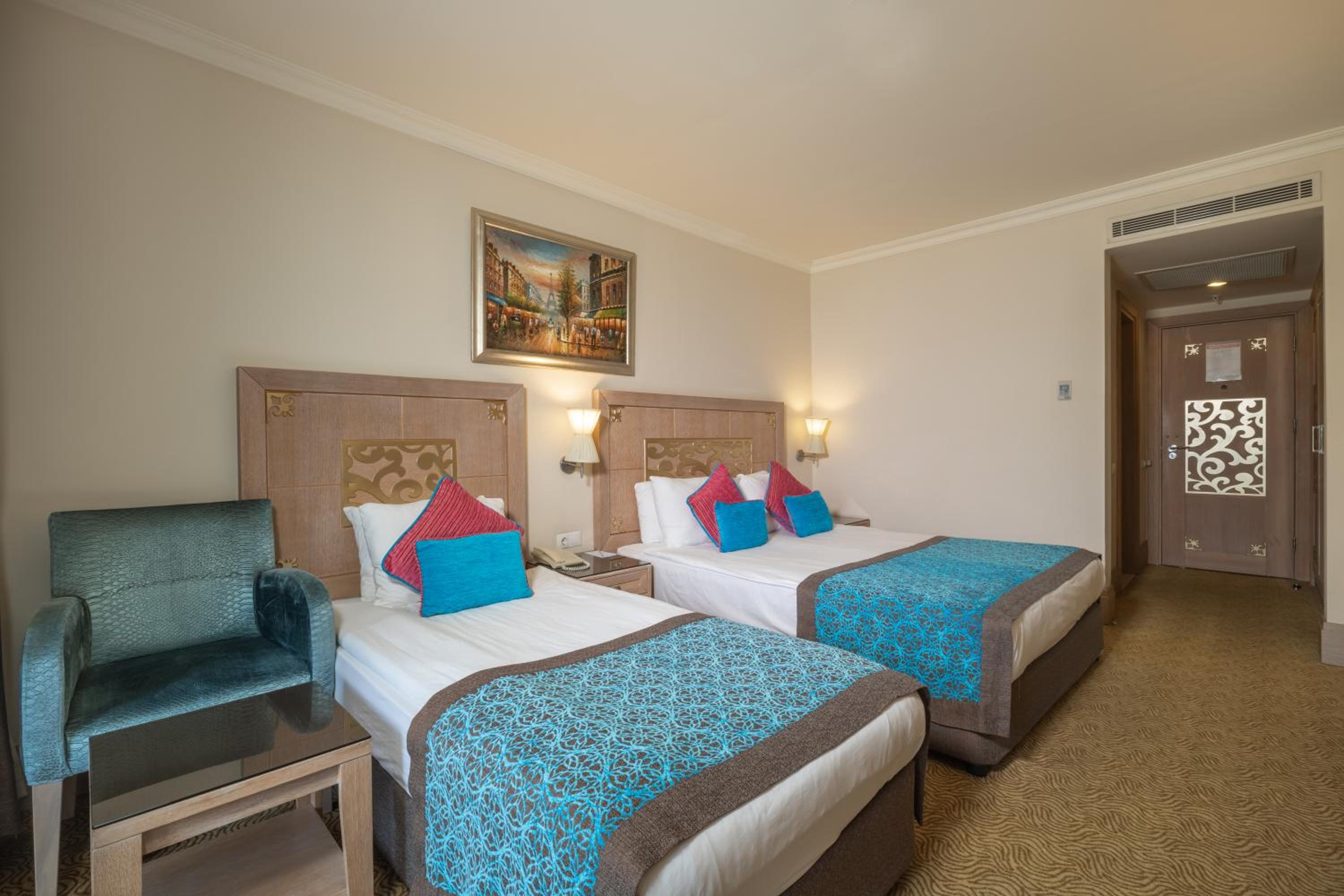 Standard Double or Twin Room photo 2