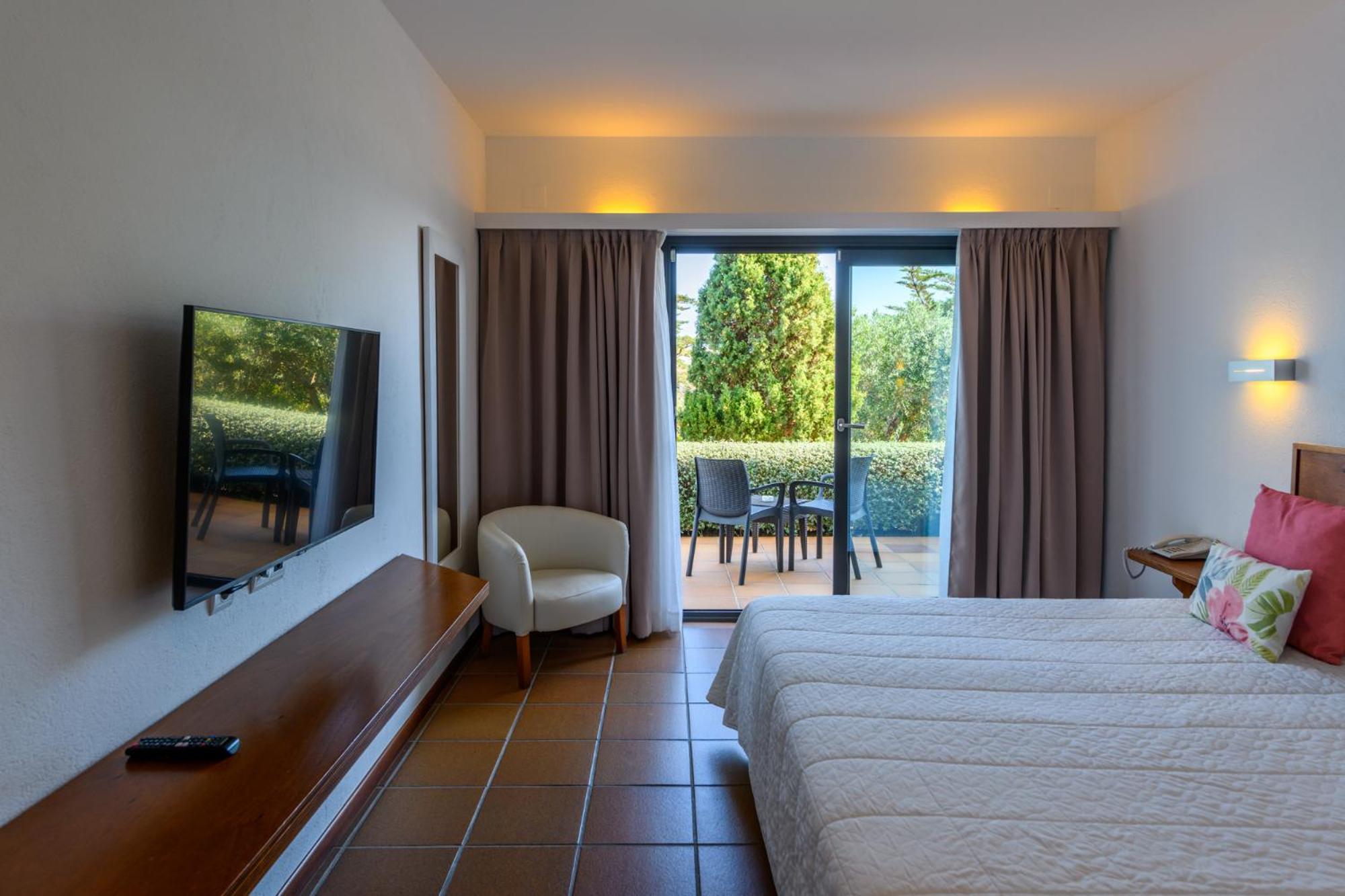 Habitación Doble con Vista Lateral al Mar