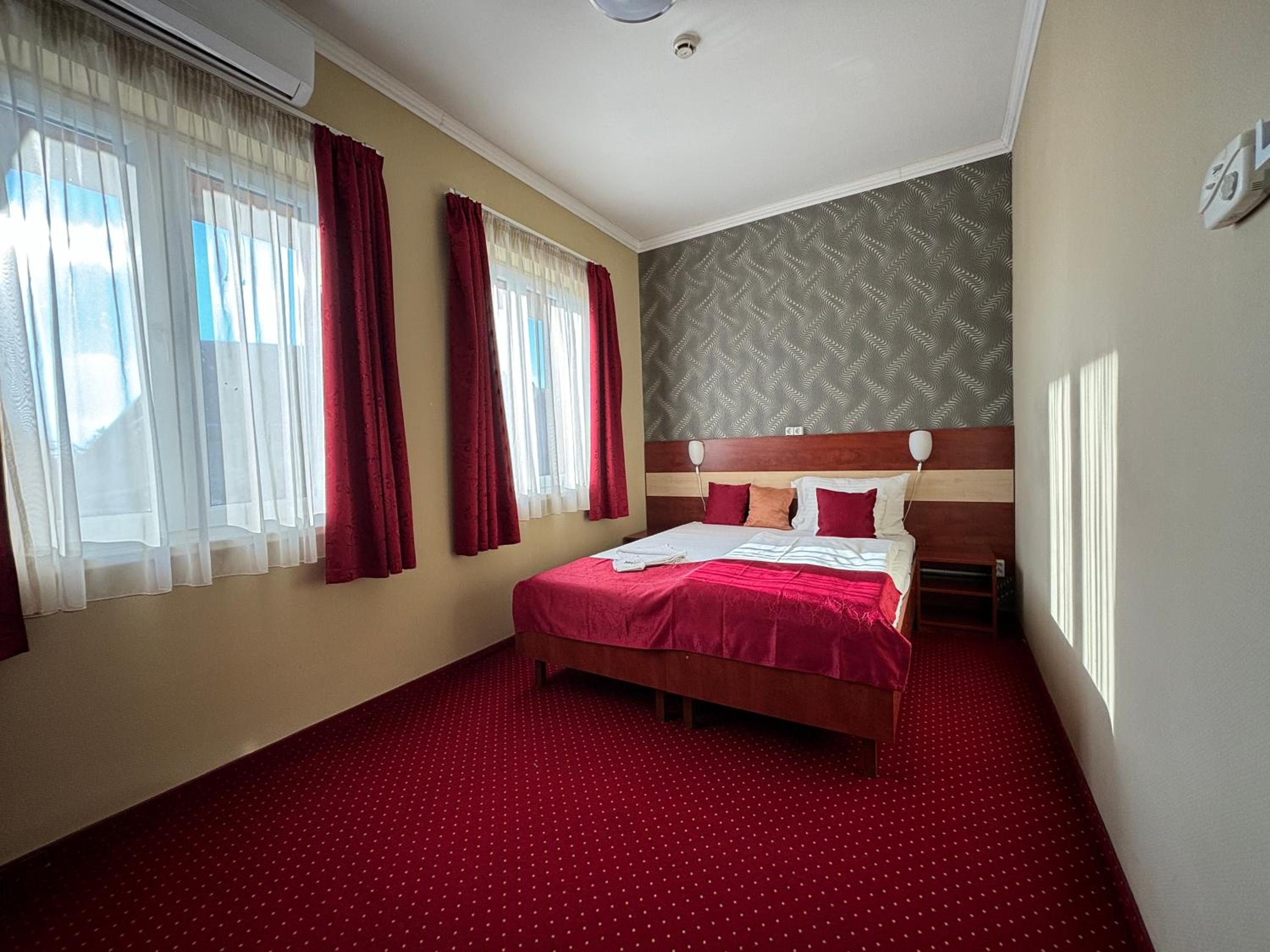 Double or Twin Room - Photo 16