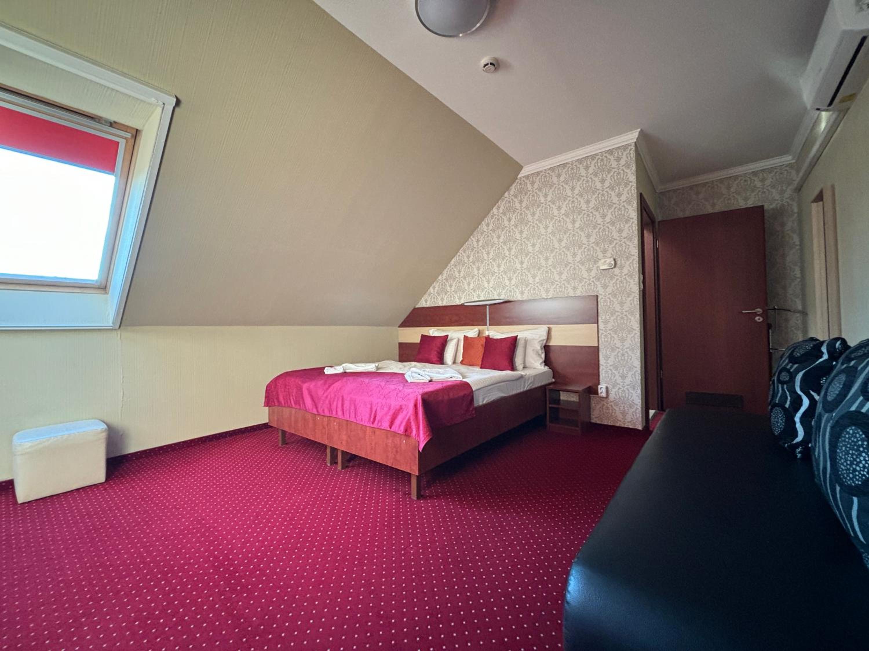 Double or Twin Room - Photo 20