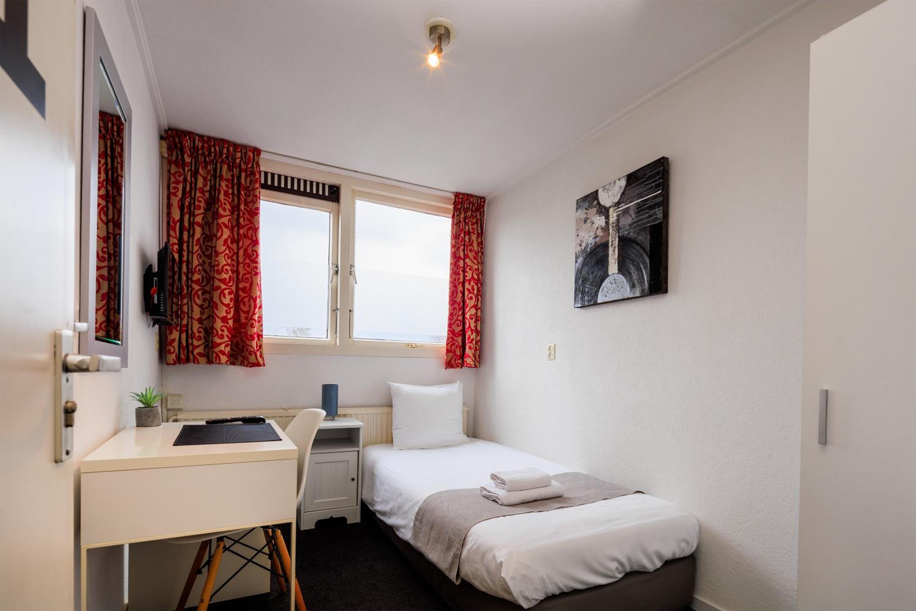 Single Room photo 2