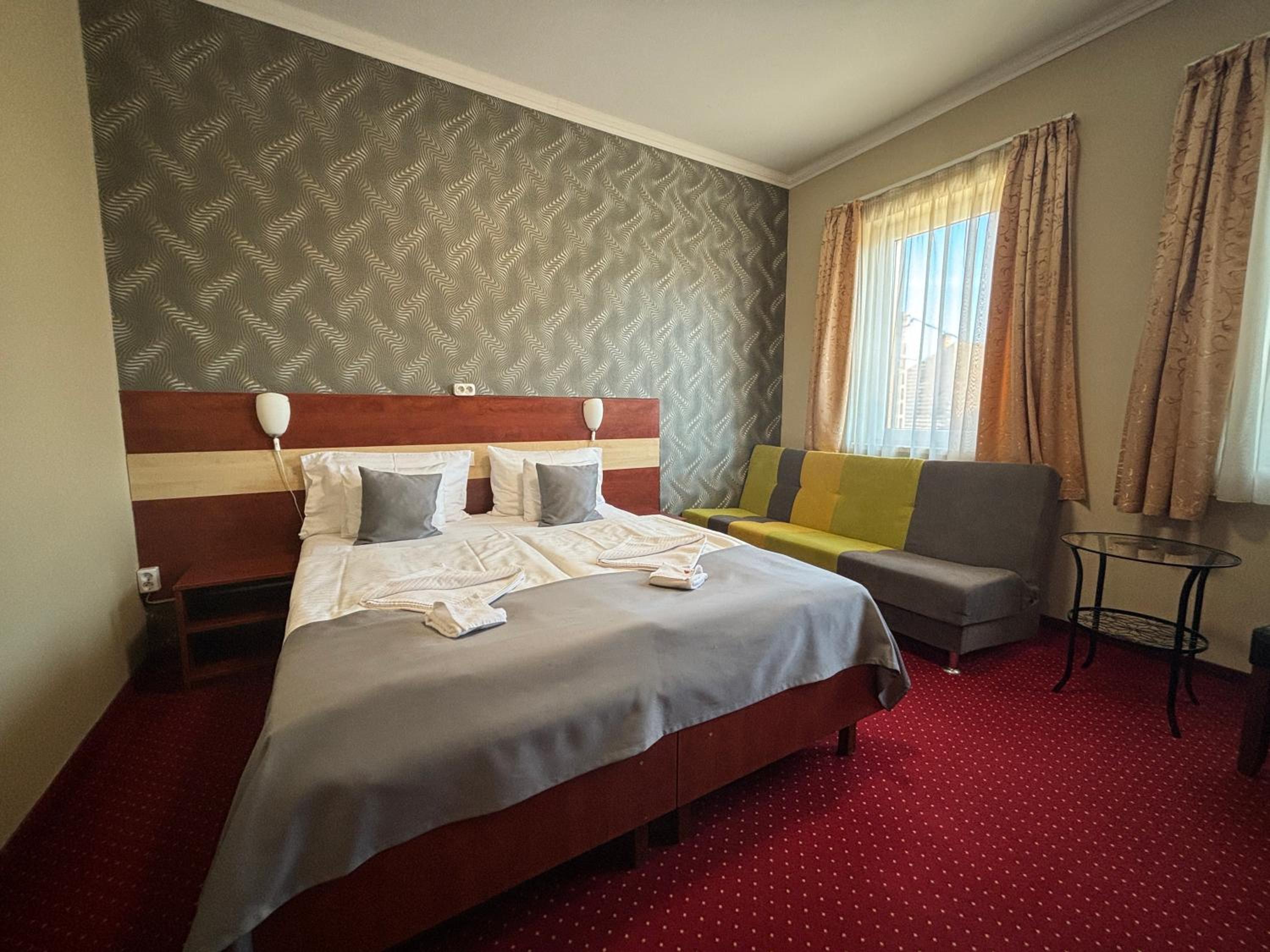 Double or Twin Room - Photo 3