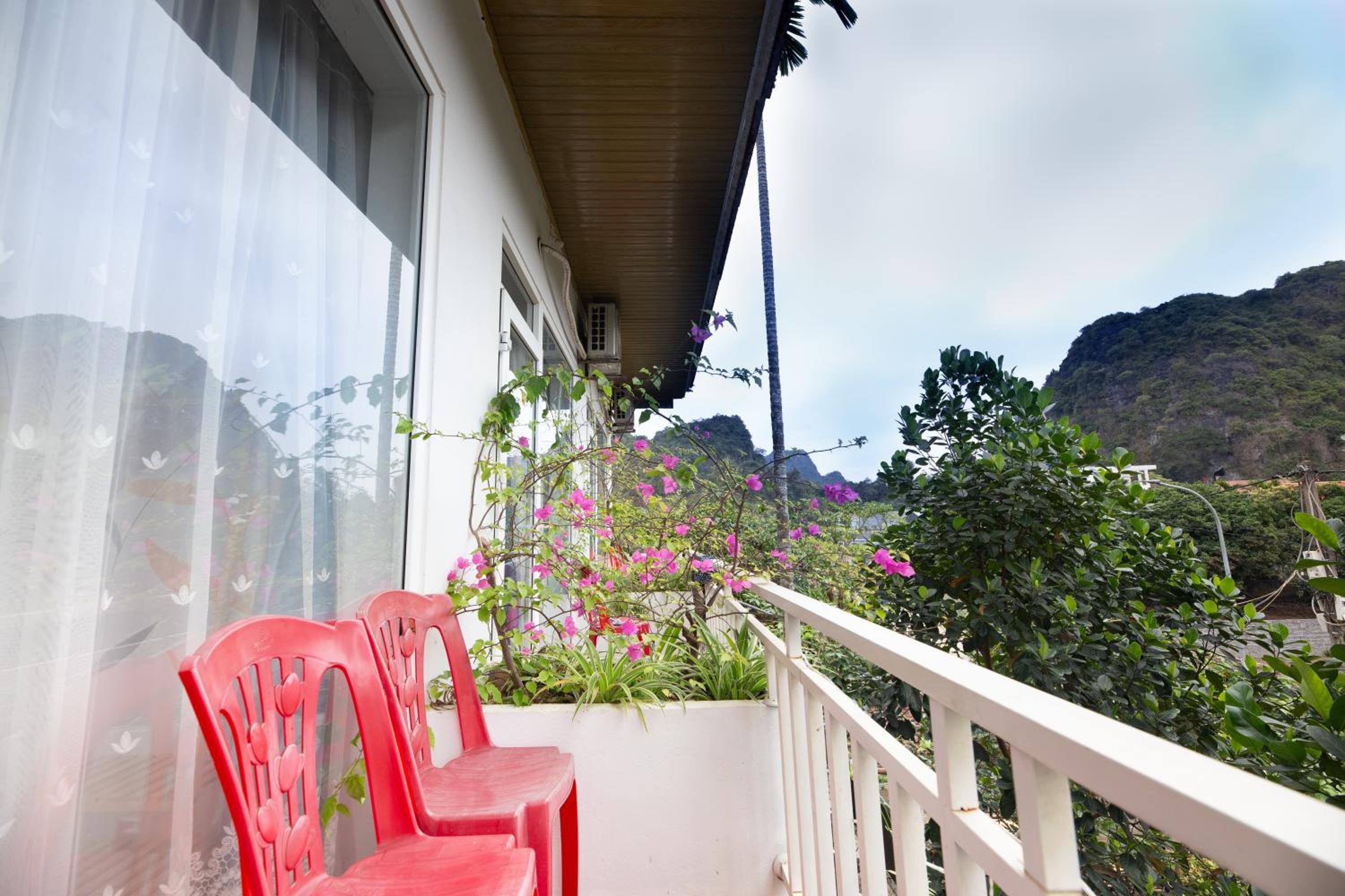 Double Room with Balcony - Photo 4