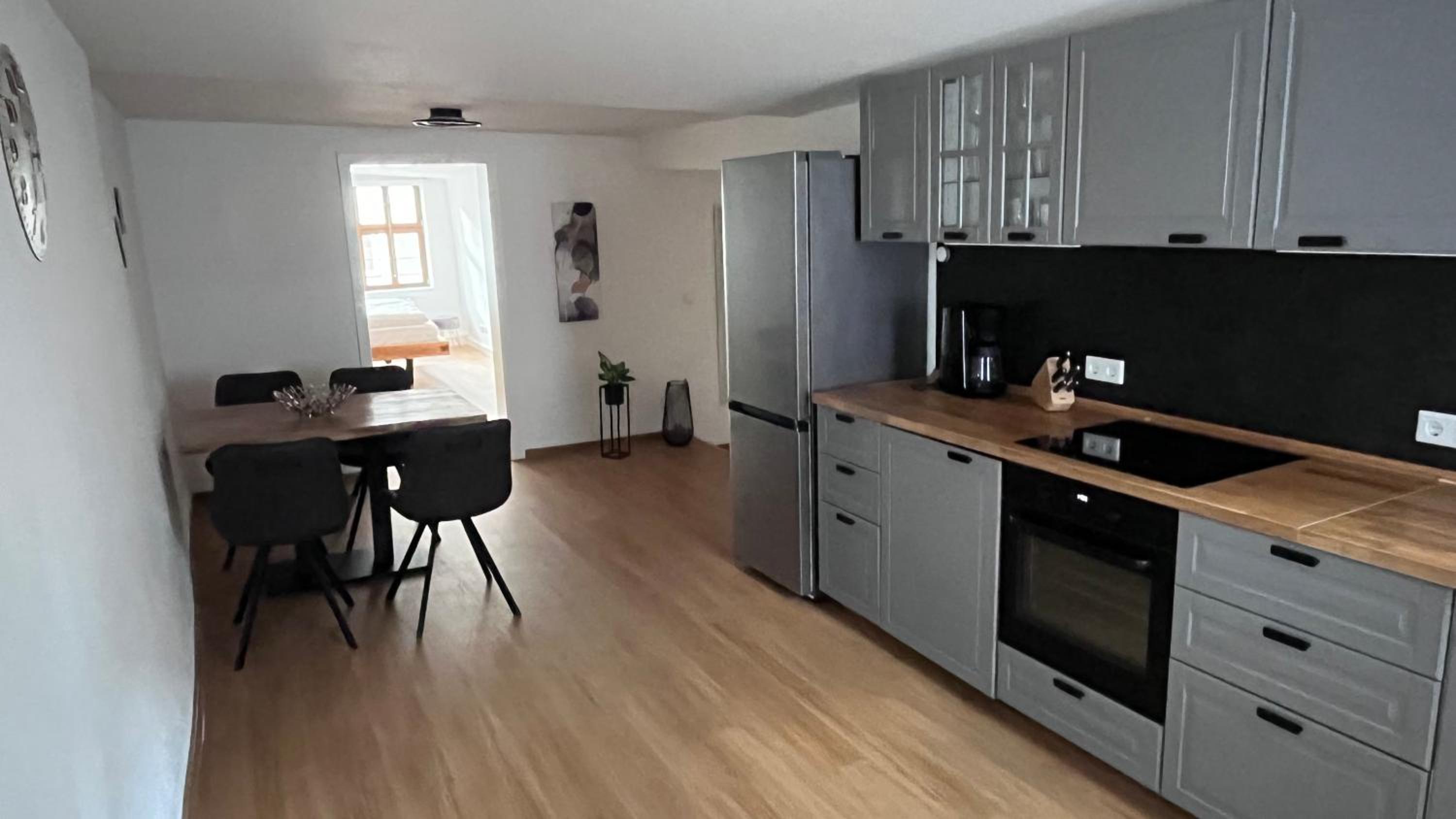 One-Bedroom Apartment photo 2