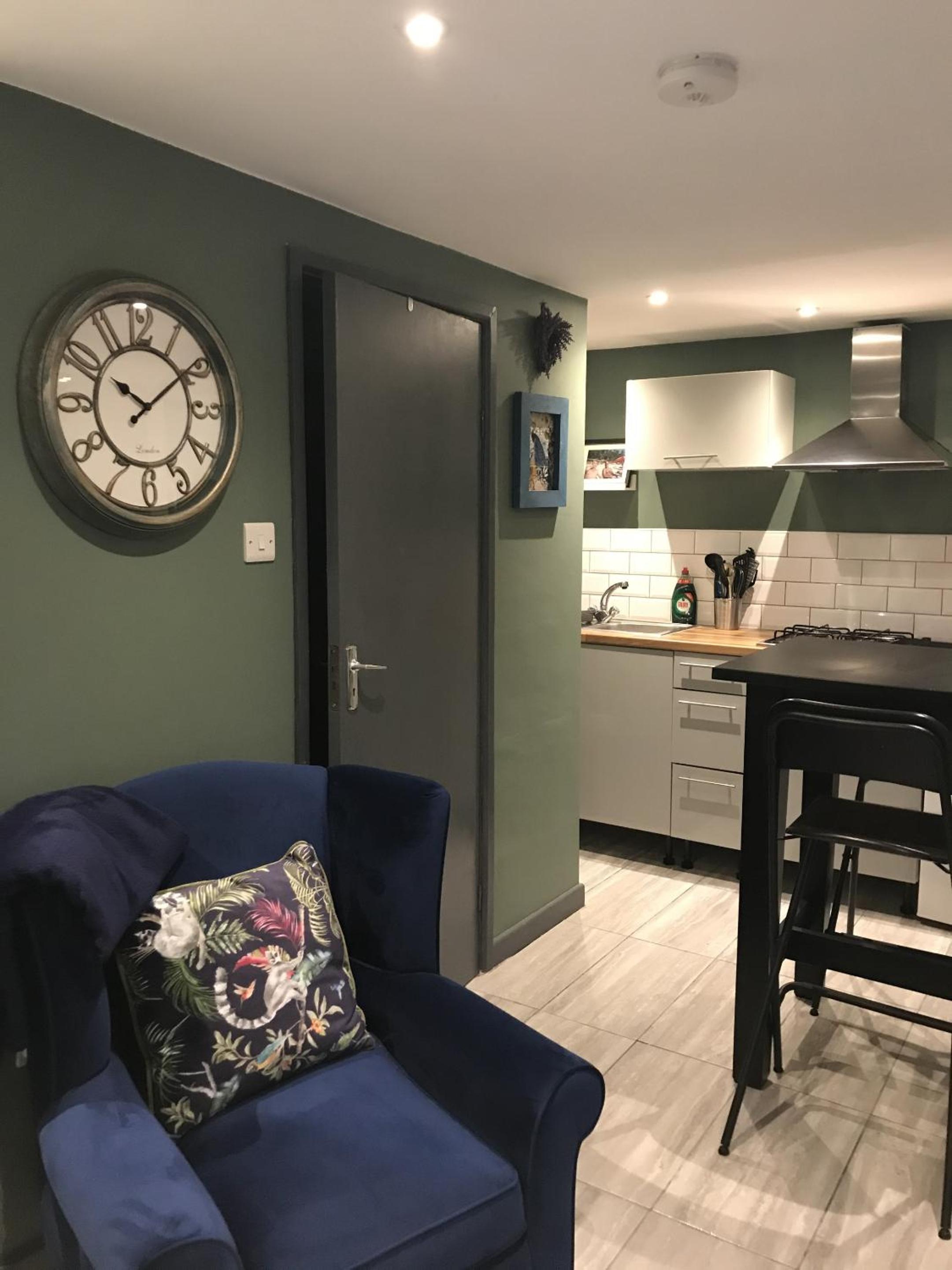 One-Bedroom Apartment with Garden View photo 3