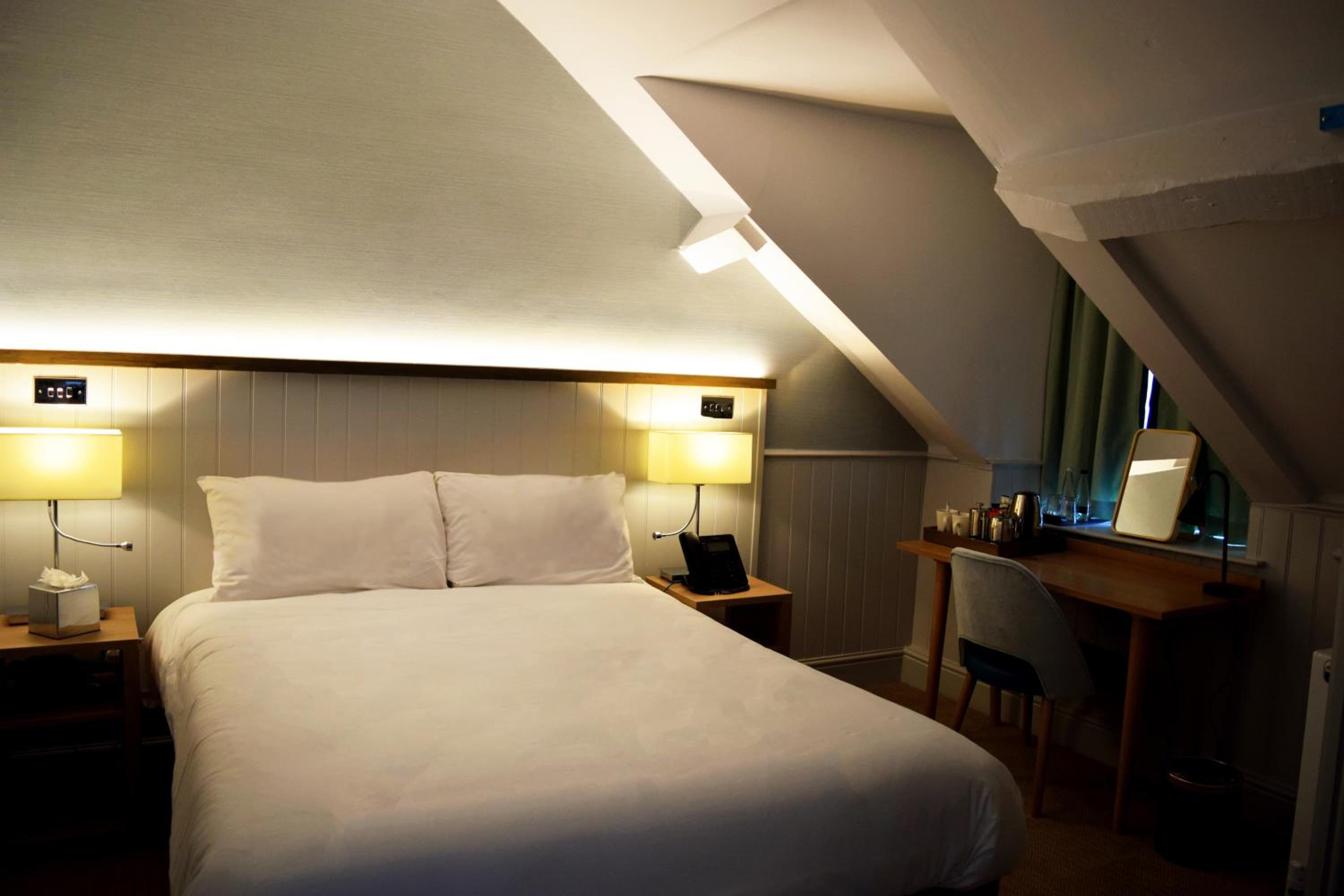 Standard Double Room photo 3