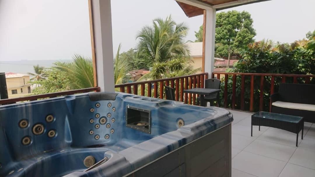 Deluxe Suite with Spa Bath