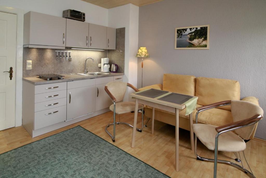 Studio Apartment photo 1