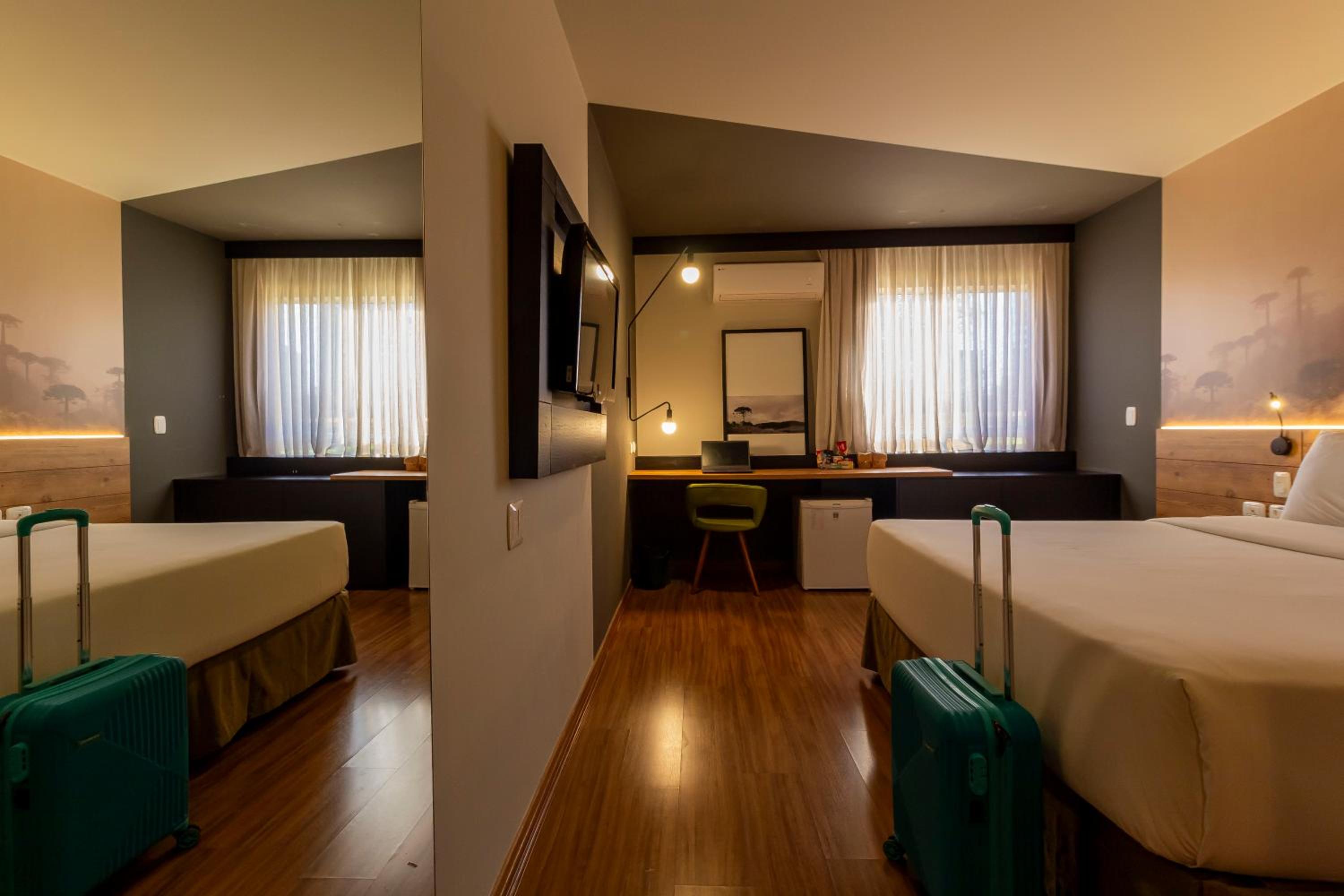 One-Bedroom Suite - Photo 3