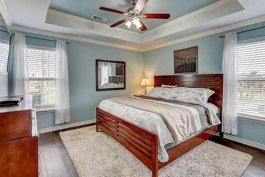 Three-Bedroom House photo 1