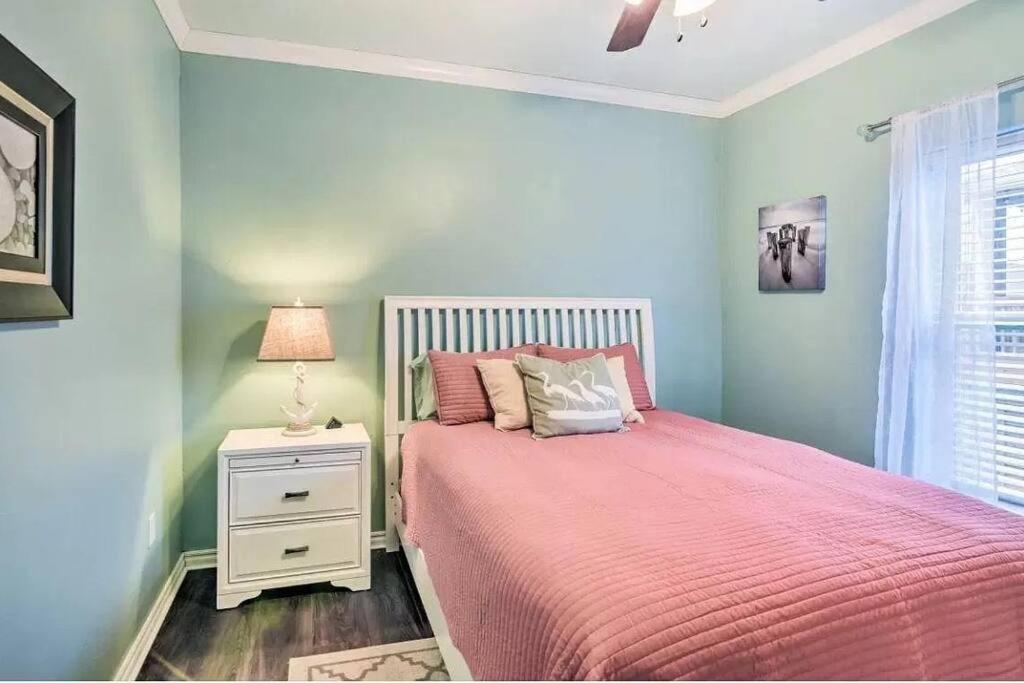 Three-Bedroom House photo 2