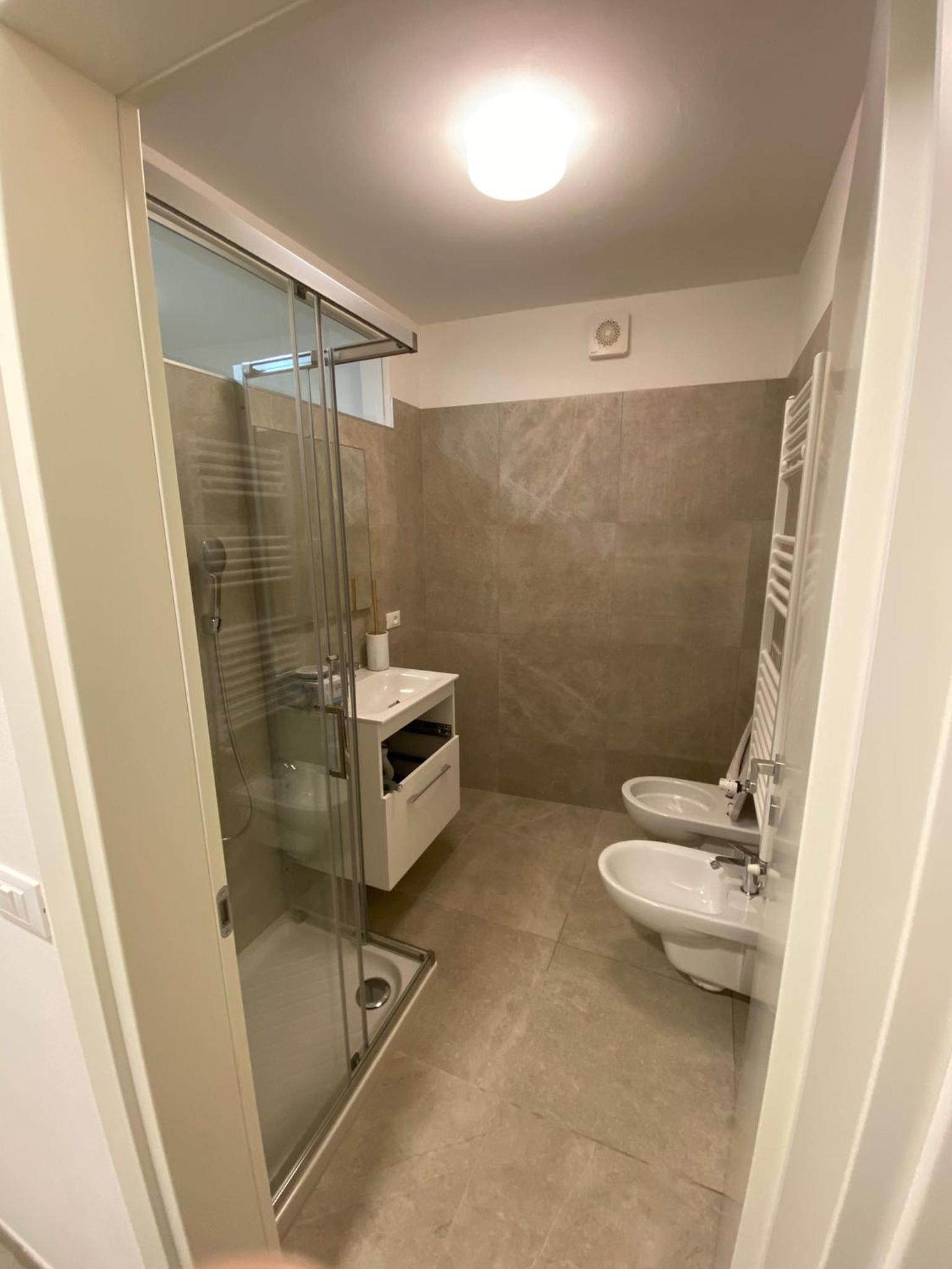 Single Room With Shared Bathroom photo 2