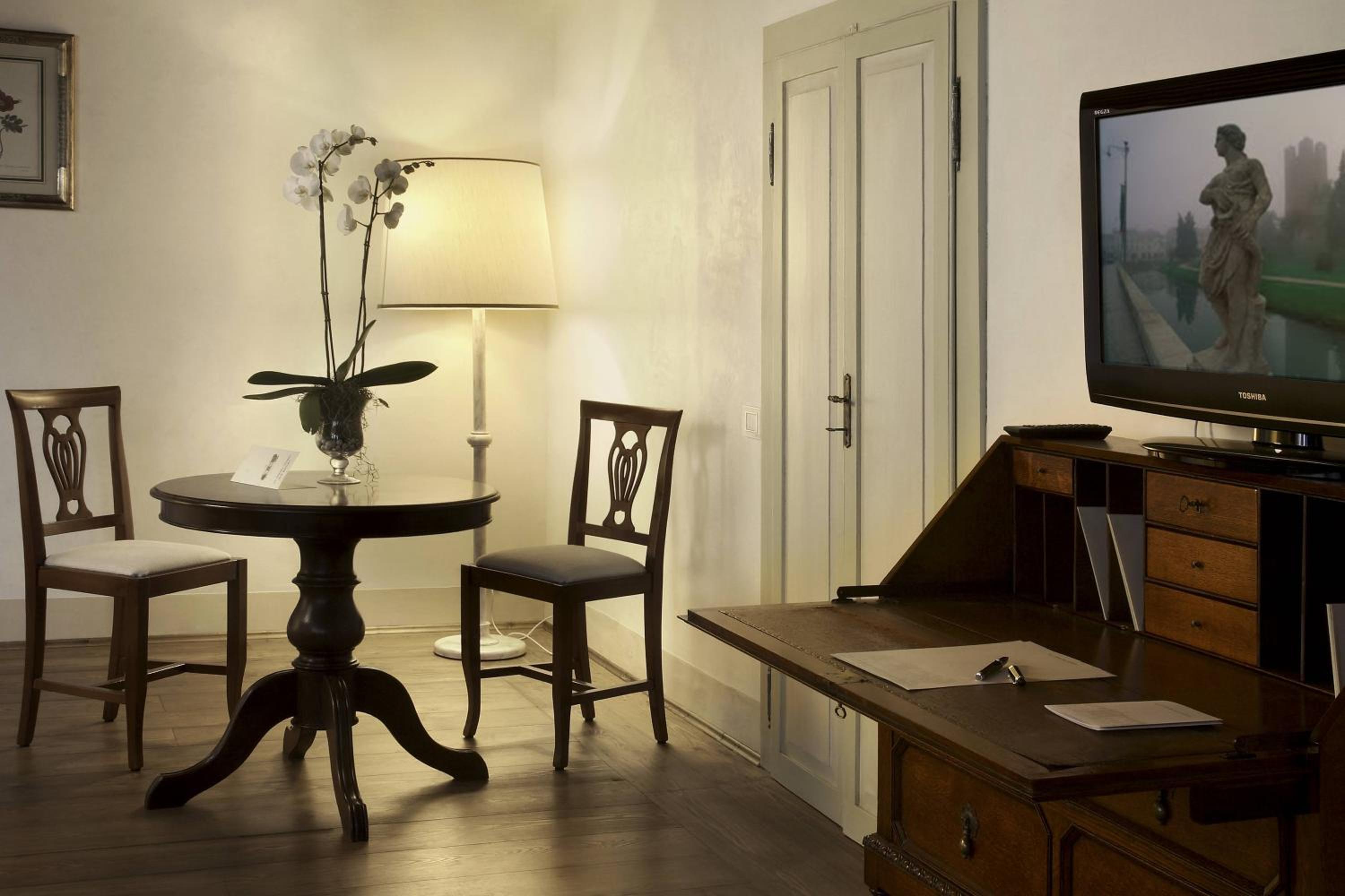 Two Bedroom Suite - Main Building photo 2