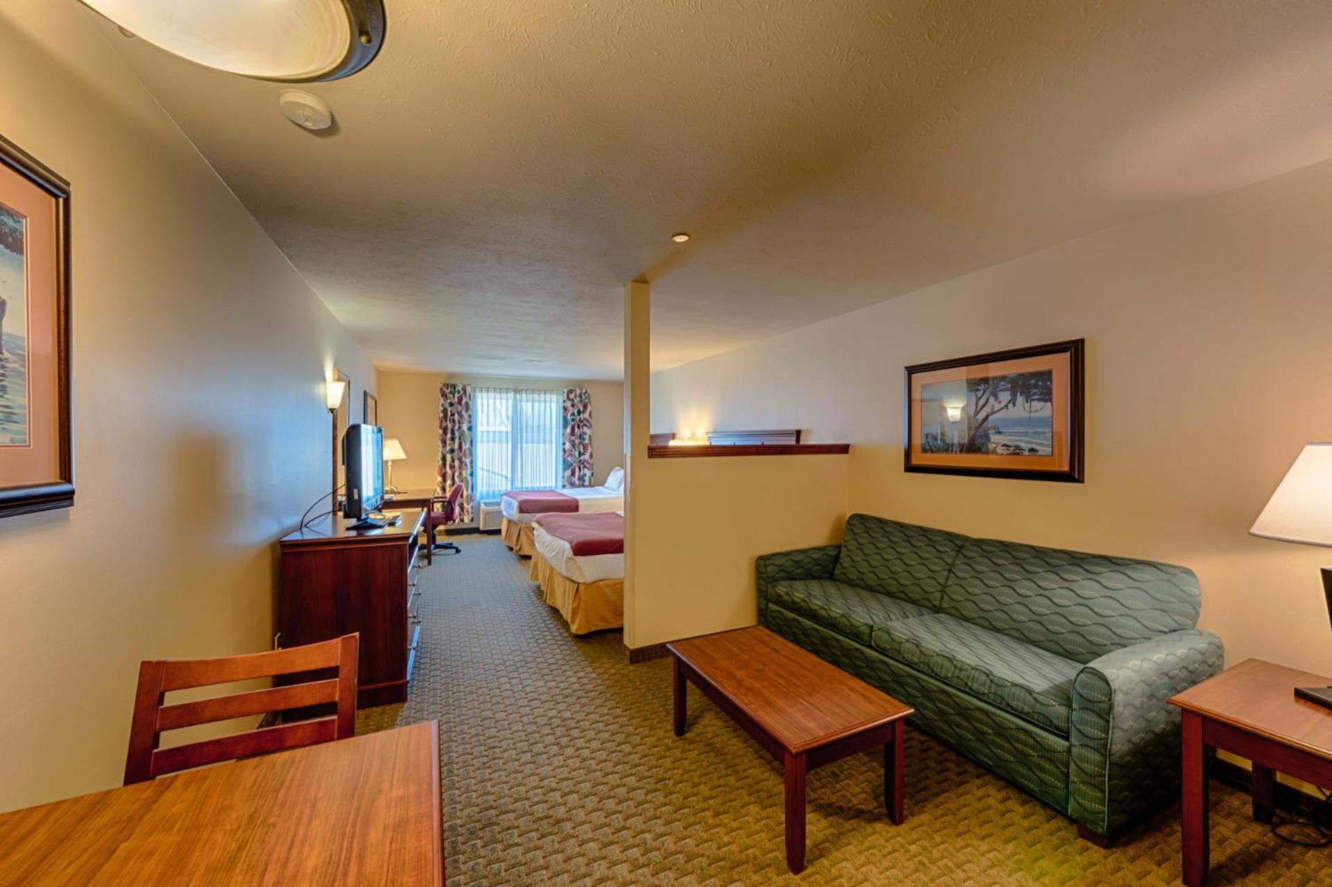 Queen Suite with Two Queen Beds
