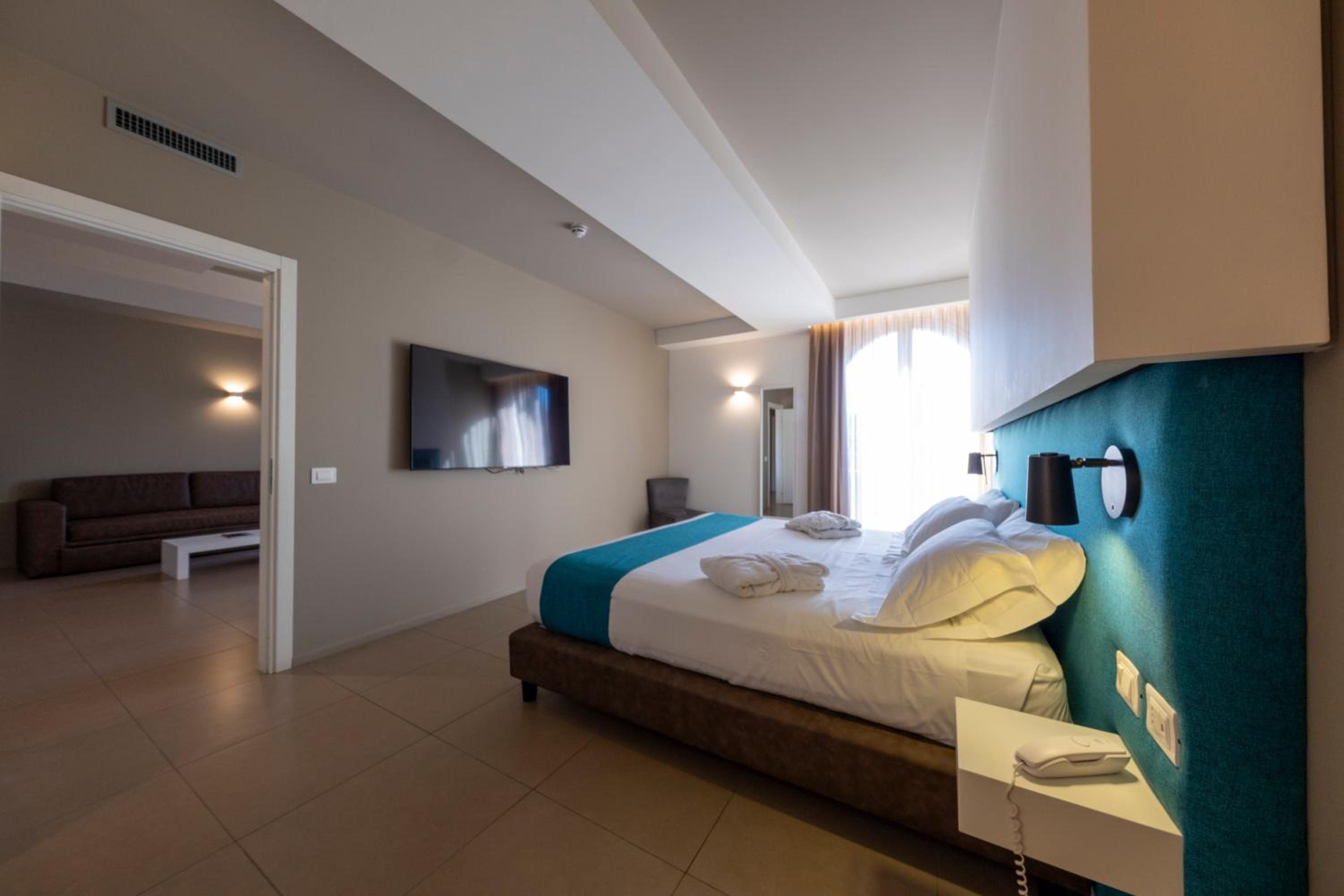Deluxe Double Room photo 3