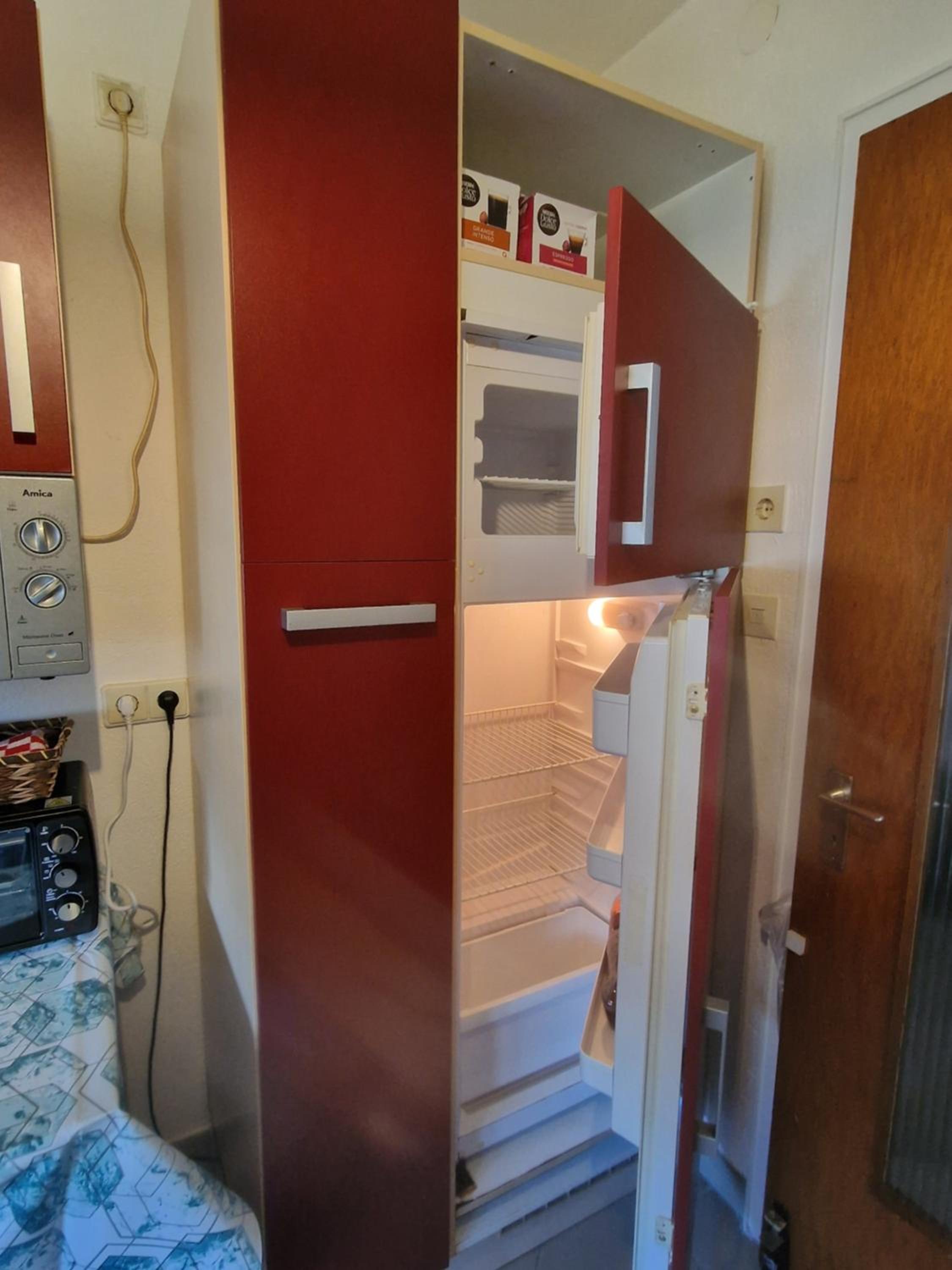 One-Bedroom Apartment photo 3