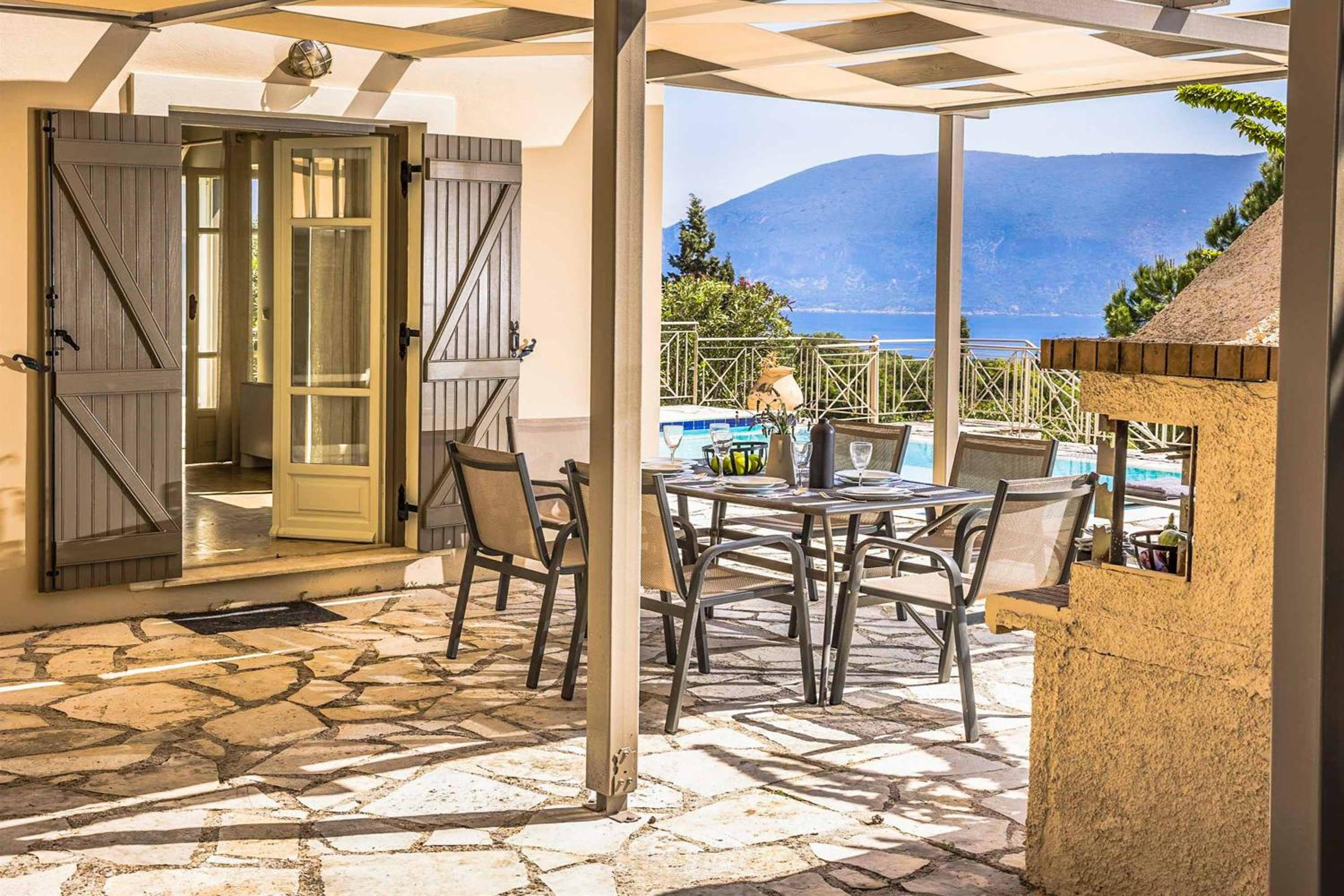 Three-Bedroom Villa photo 3