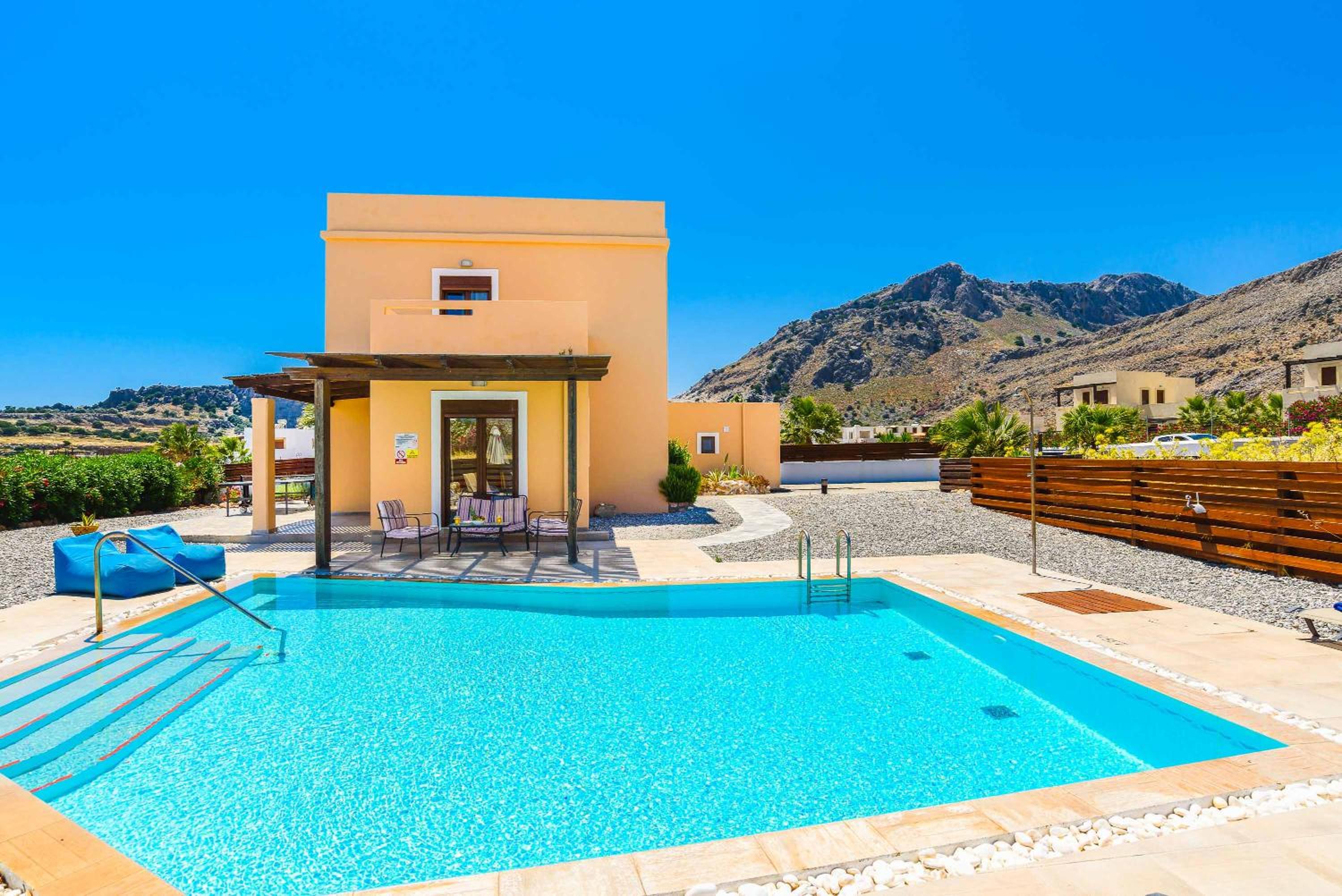 Five-Bedroom Villa photo 2