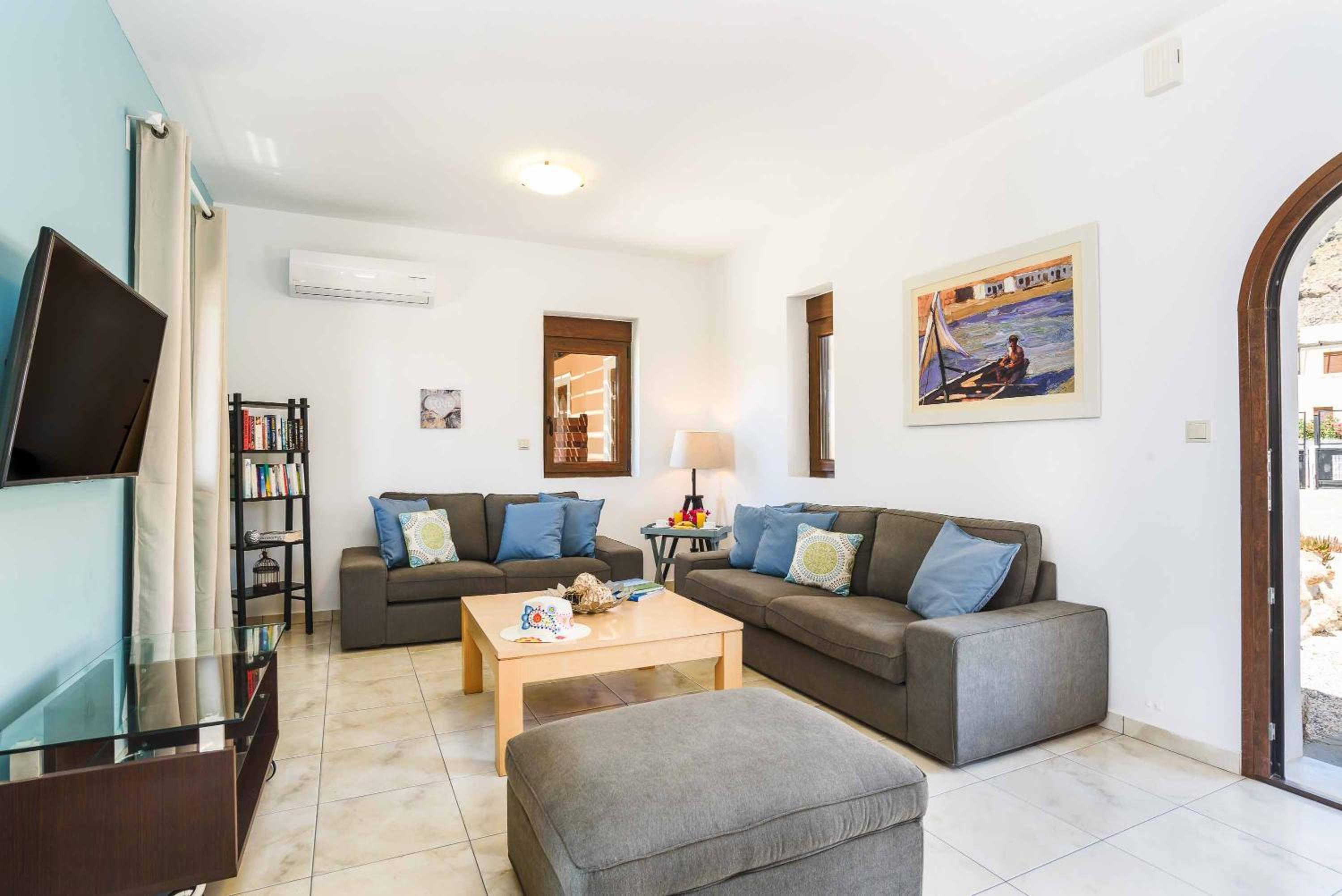 Villa photo 2