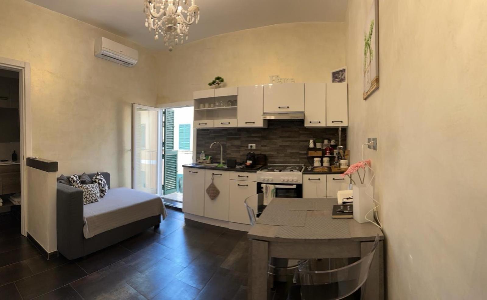 One-Bedroom Apartment photo 2