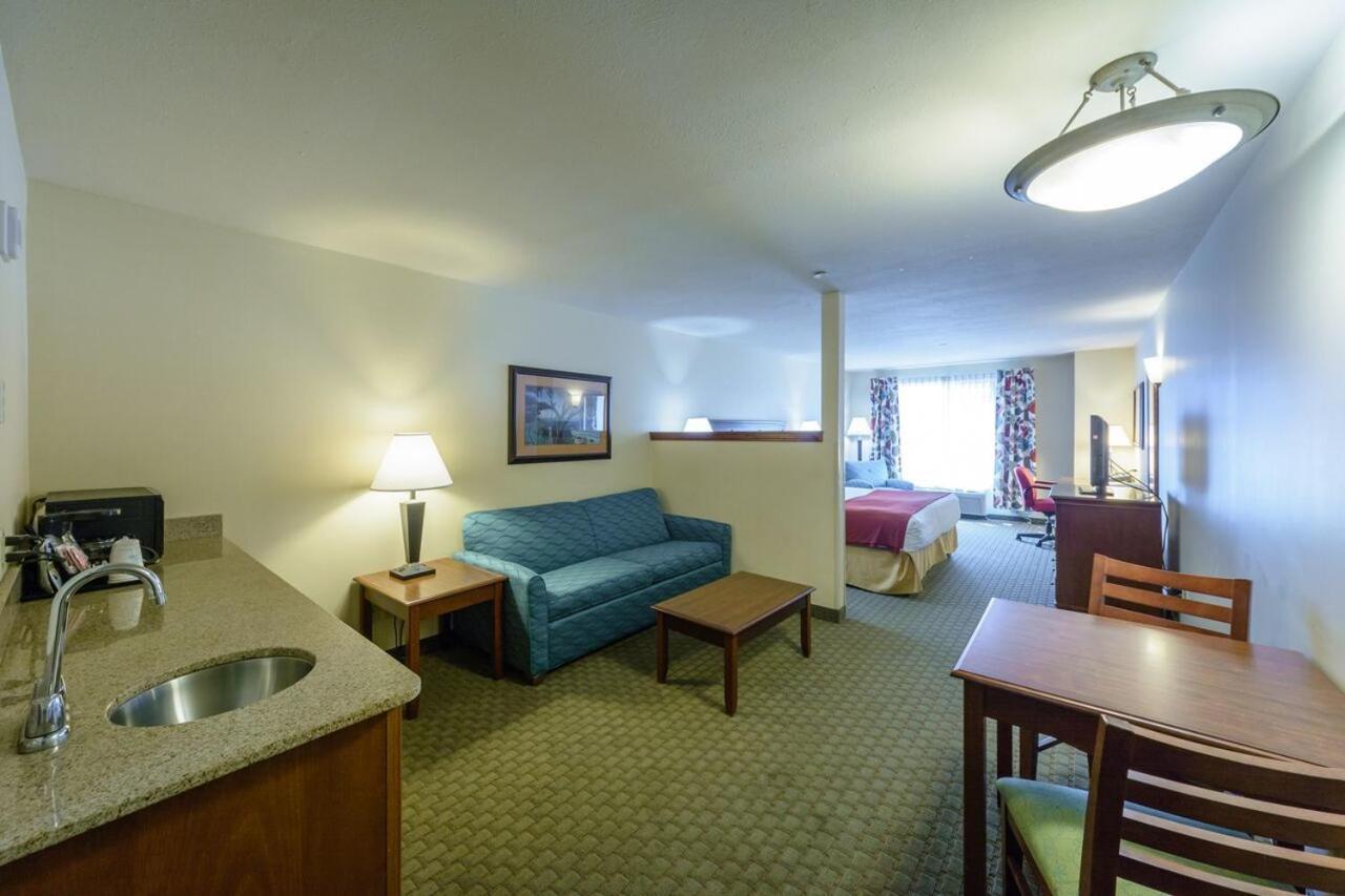 King Suite - Photo 2