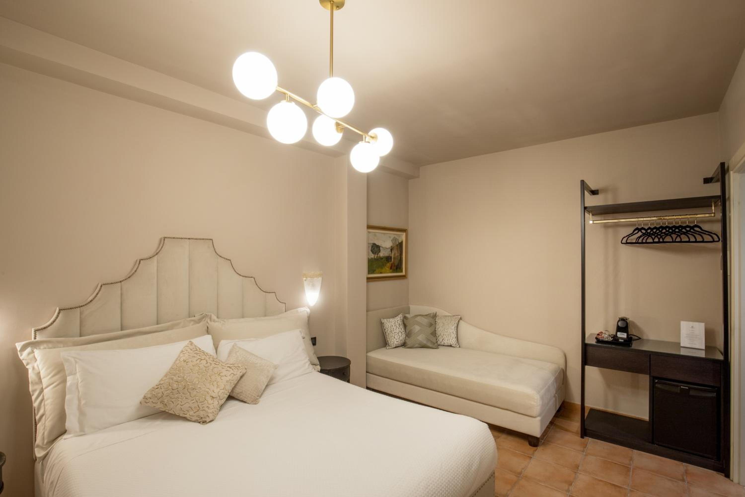 Double Room with Extra Bed photo 3