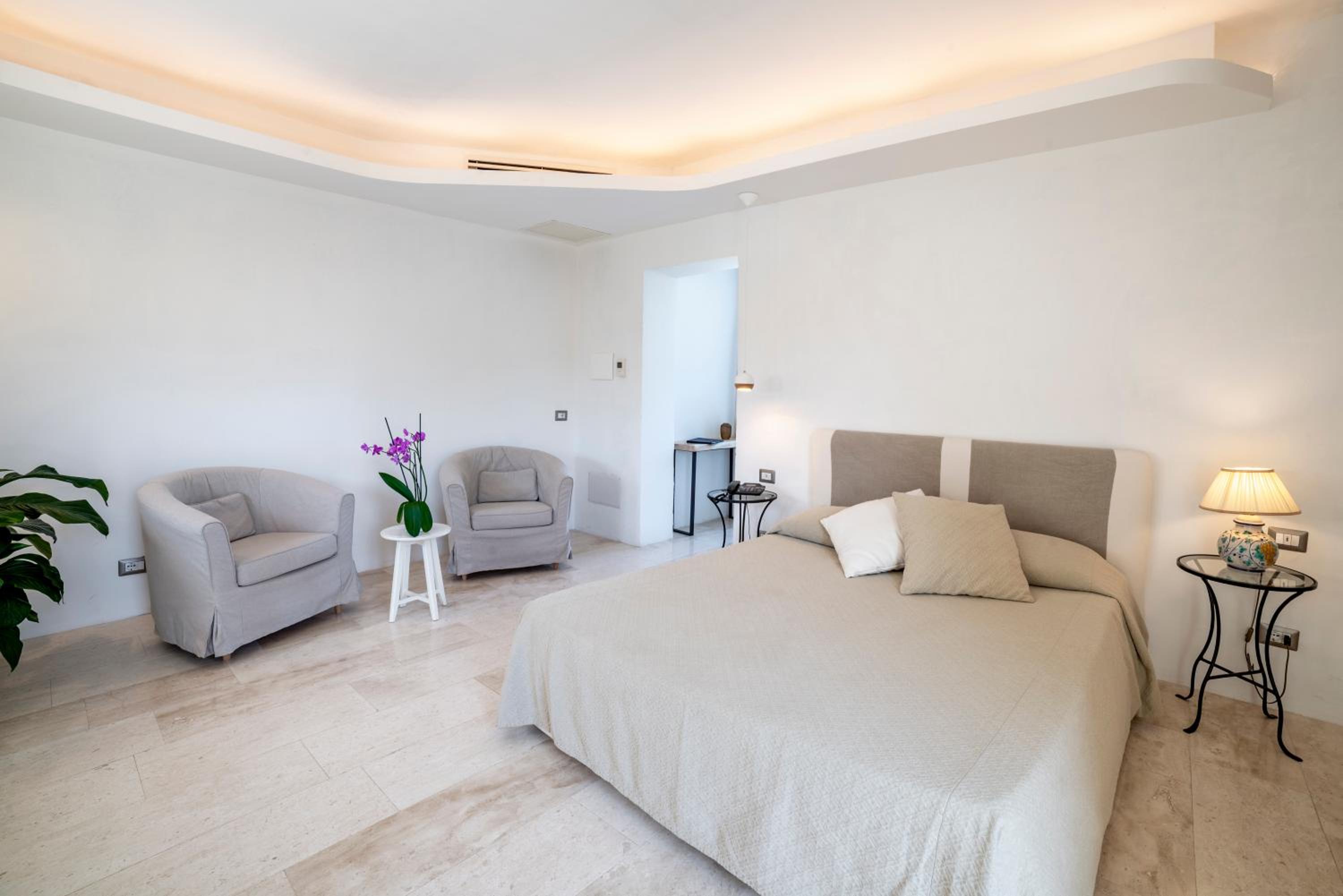 Junior Suite (2 Adults) - Photo 4