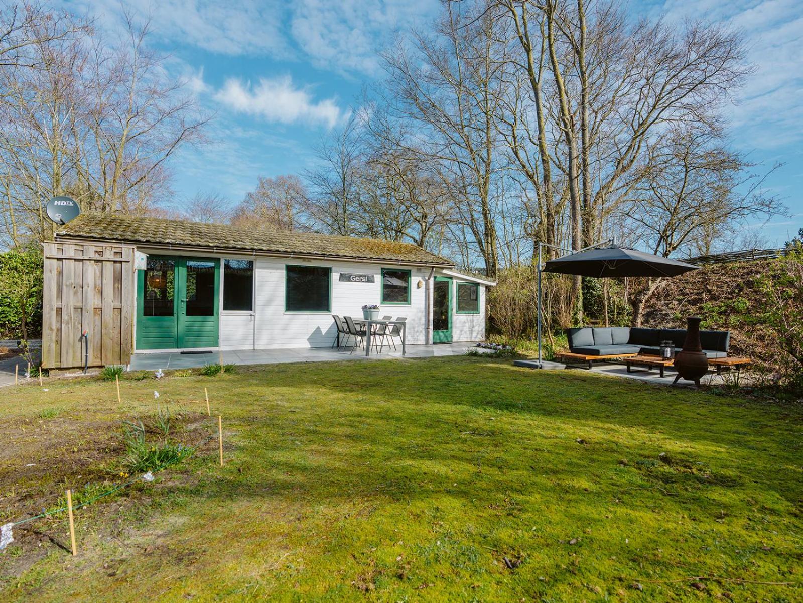 Three-Bedroom House photo 3