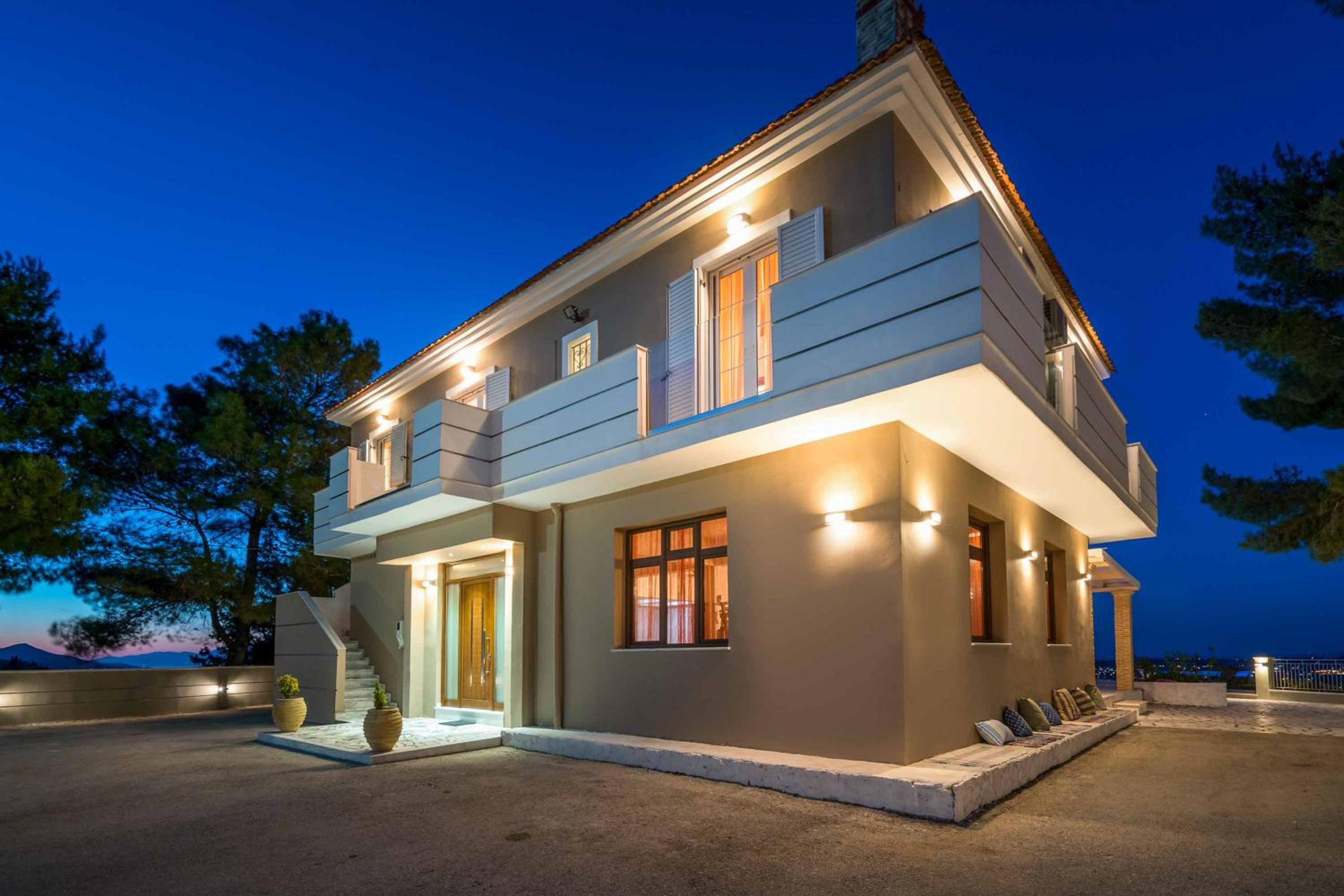 Four-Bedroom Villa photo 3