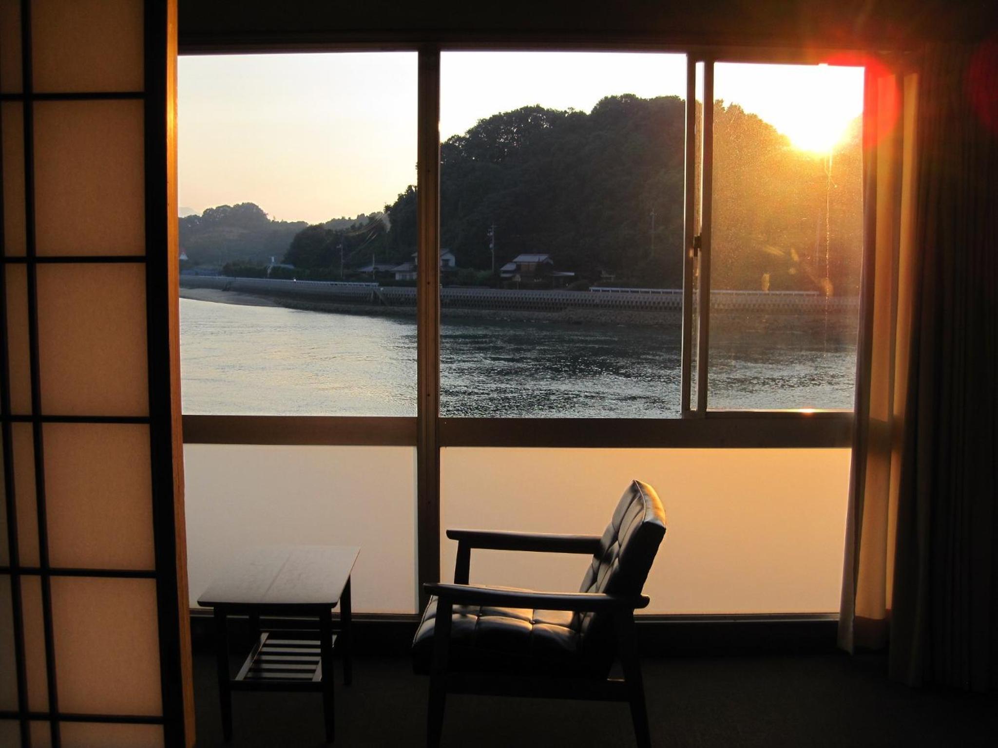 Japanese-Style Superior Room with Shared Bathroom and Sea View photo 3