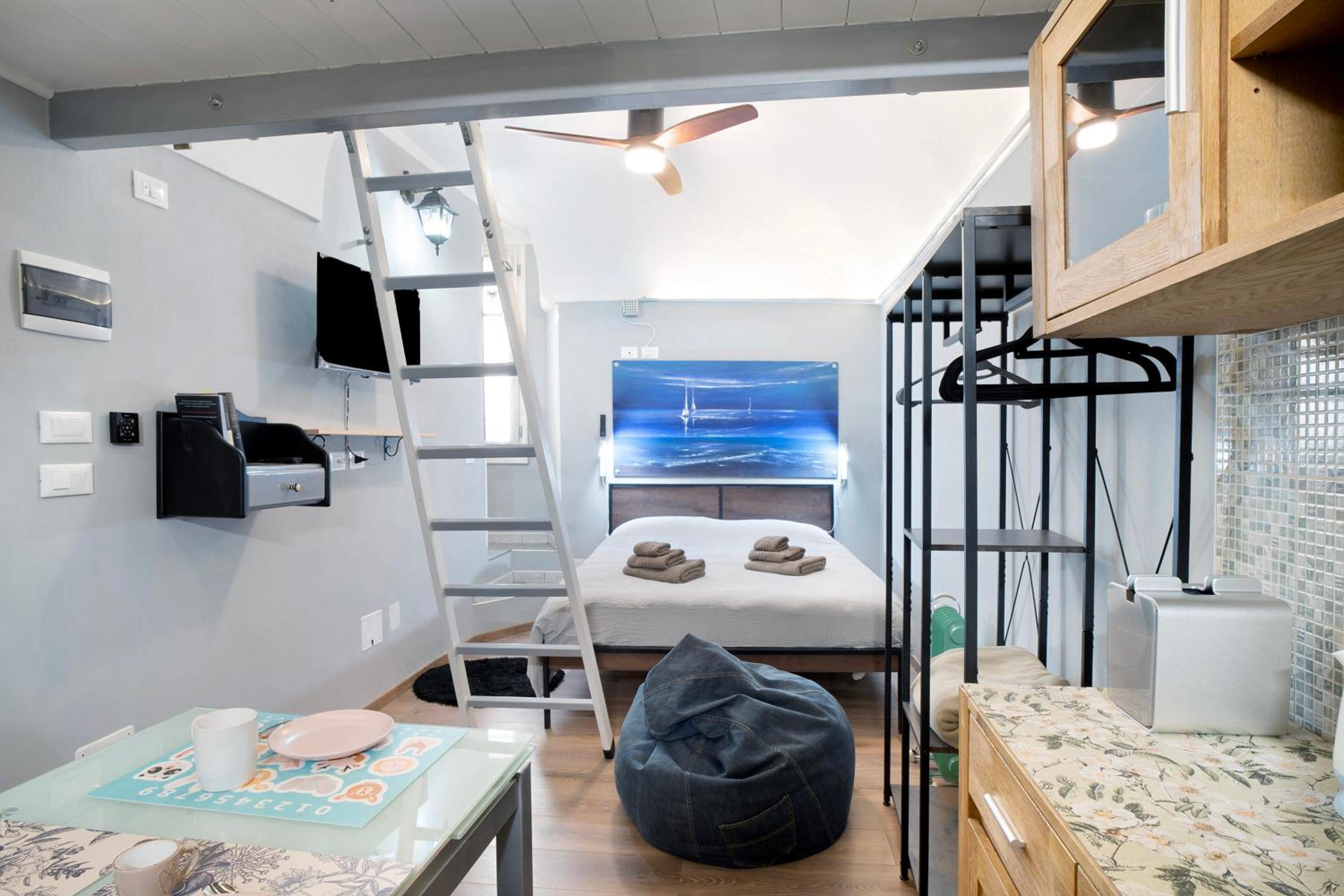 Superior One-Bedroom Apartment