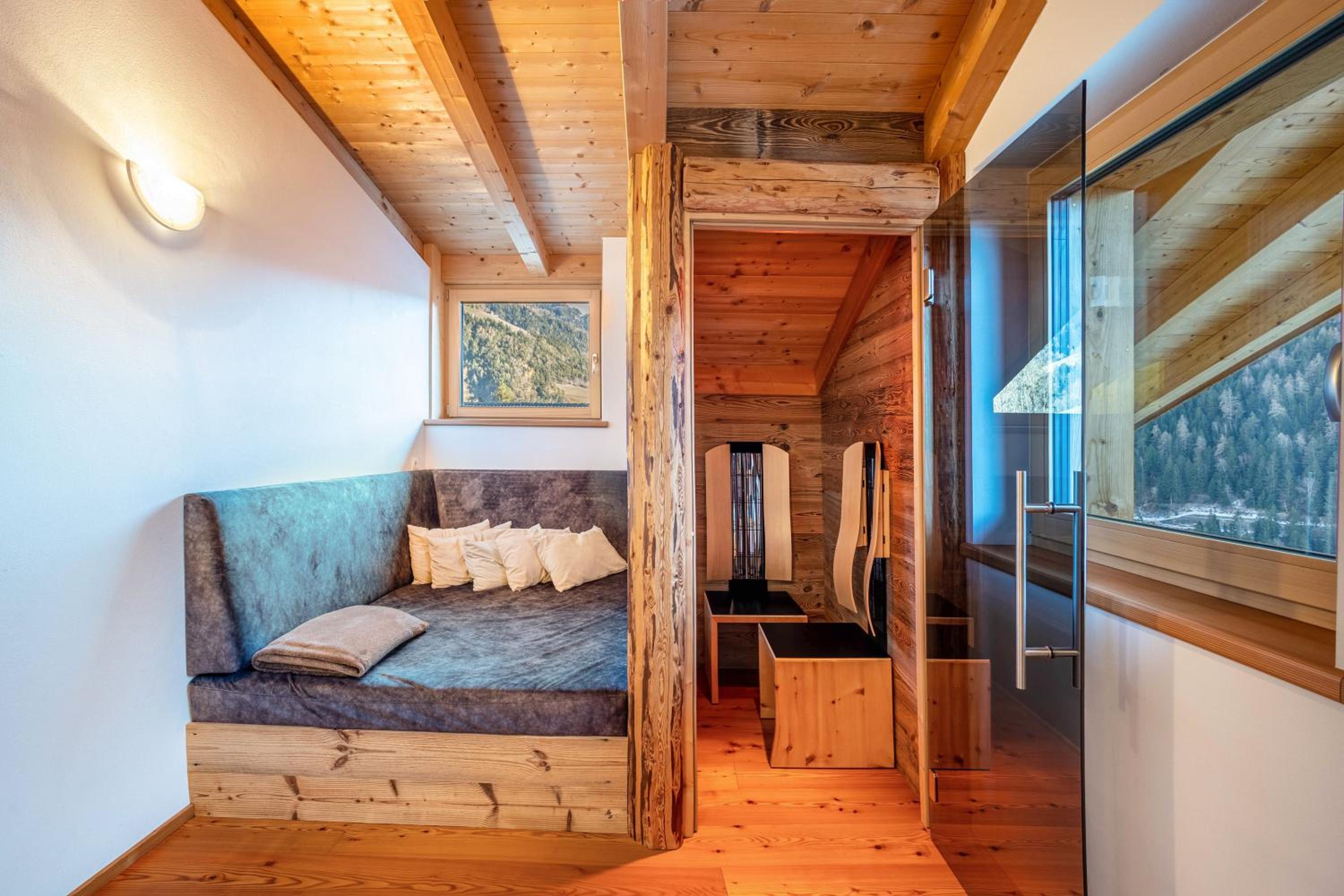 Two-Bedroom Deluxe Apartment with Garden View photo 1