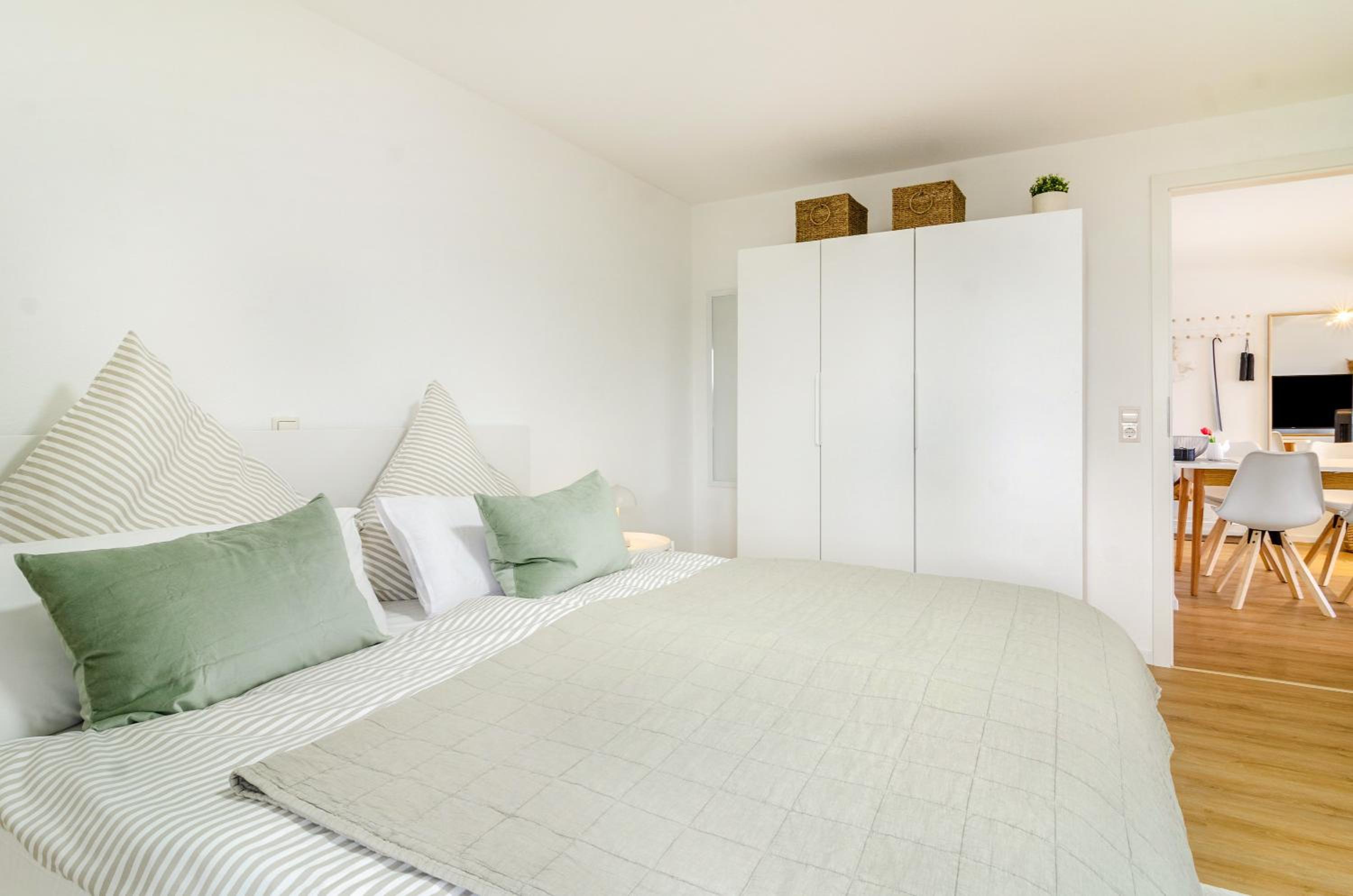 Two-Bedroom Deluxe Apartment with Garden View photo 2