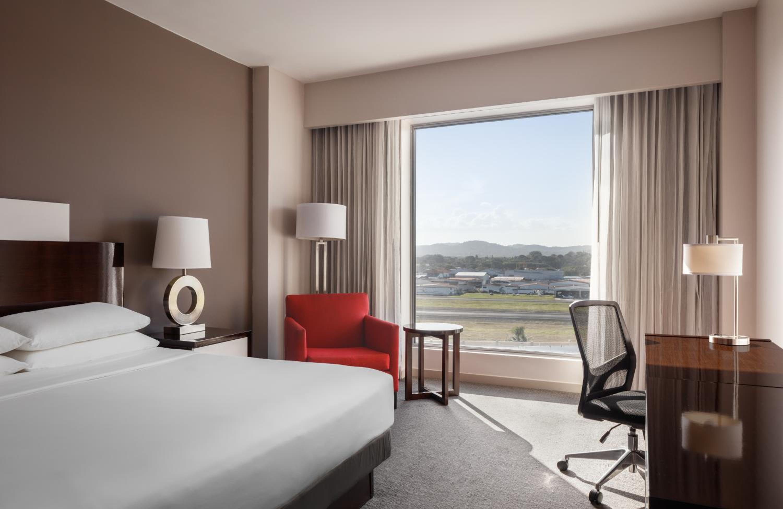 Standard King Room - Photo 1
