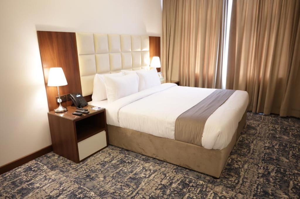 Single Room - Photo 5