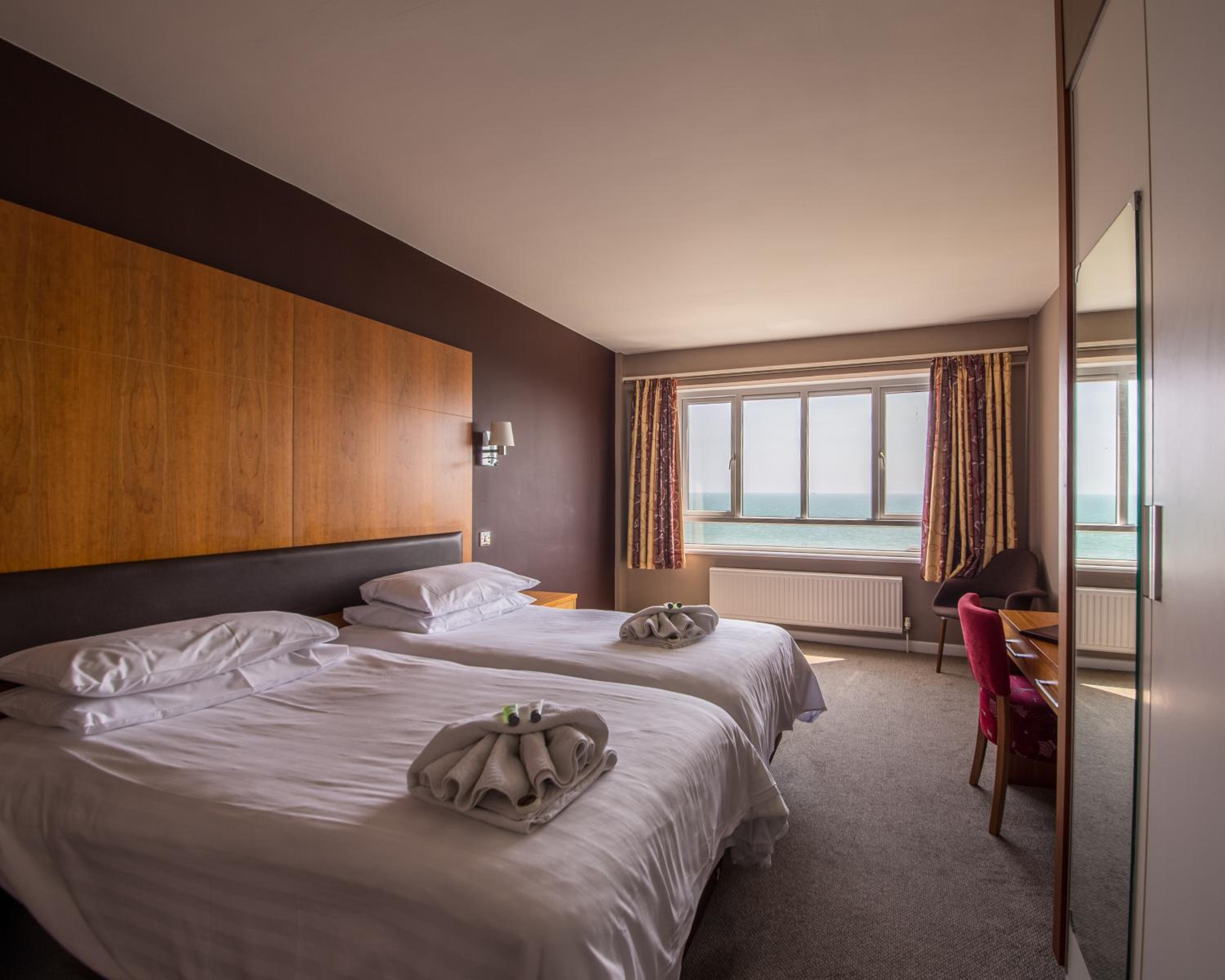 Standard Twin Room - Photo 1