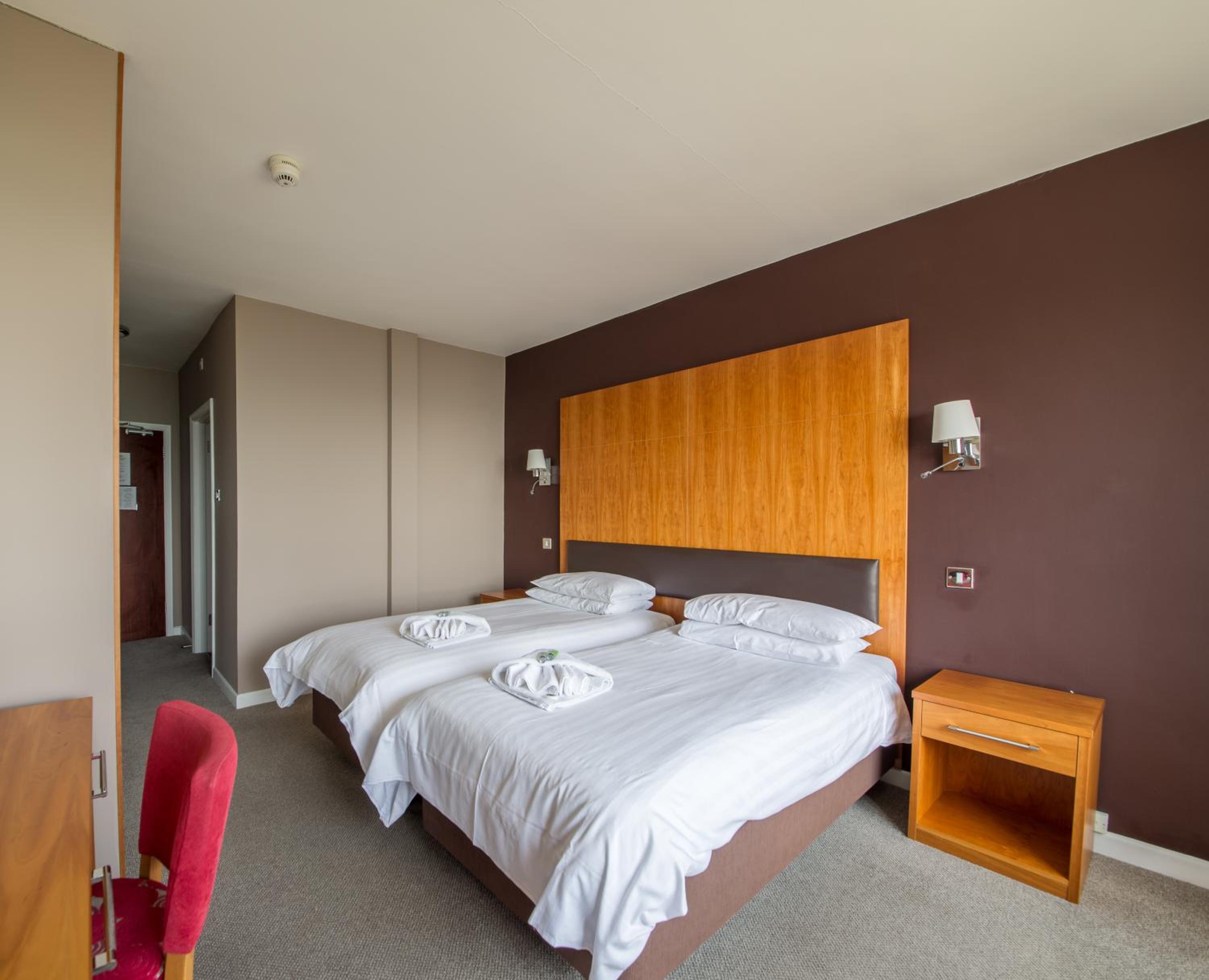 Standard Twin Room - Photo 2