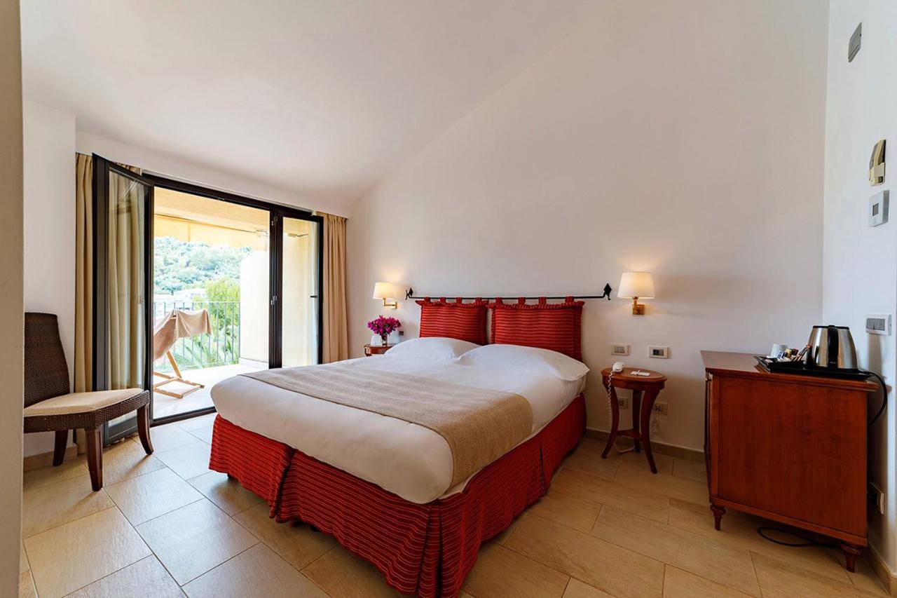 Deluxe Double or Twin Room with Balcony - Photo 8