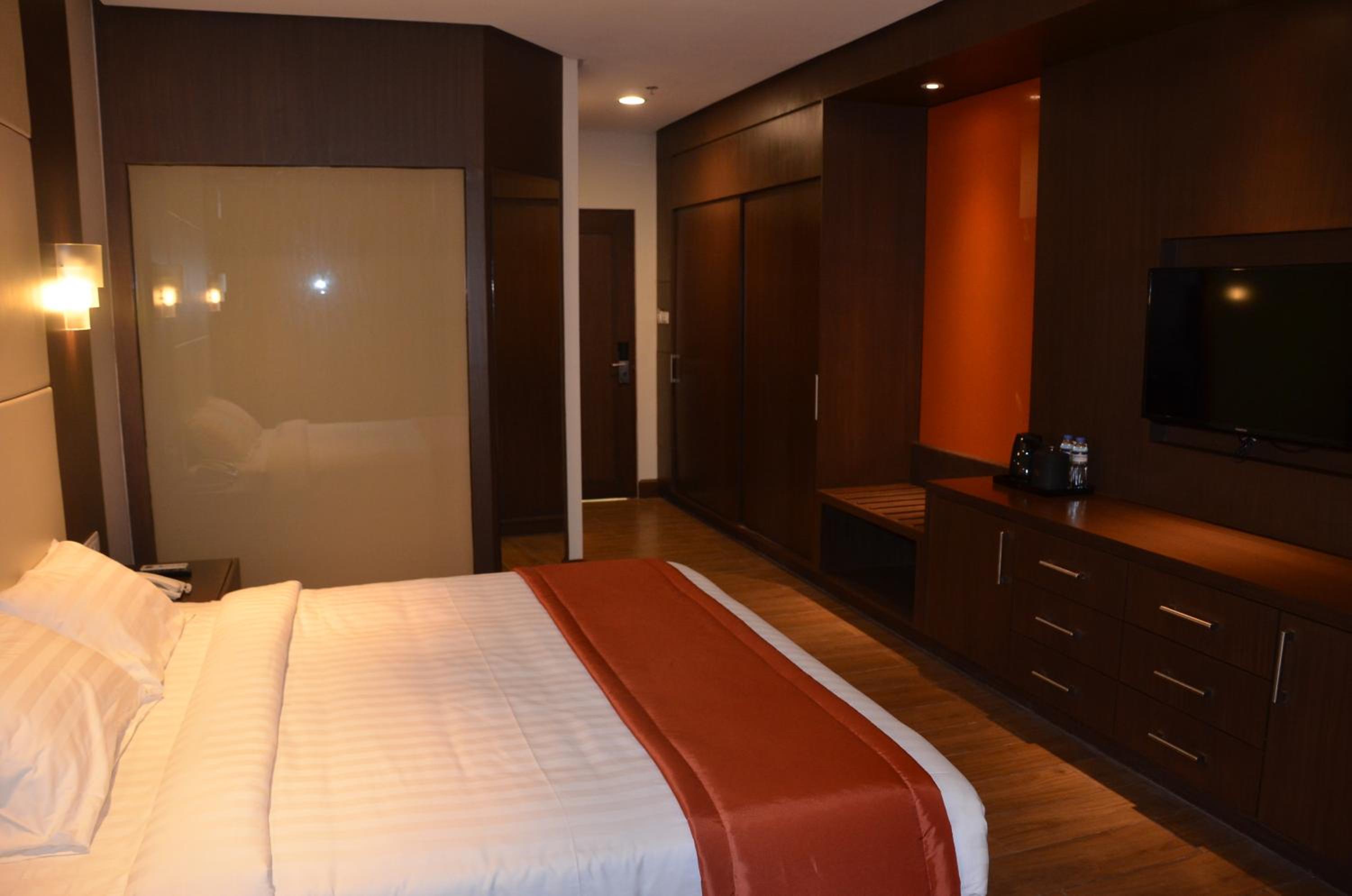 Superior King Room photo 2