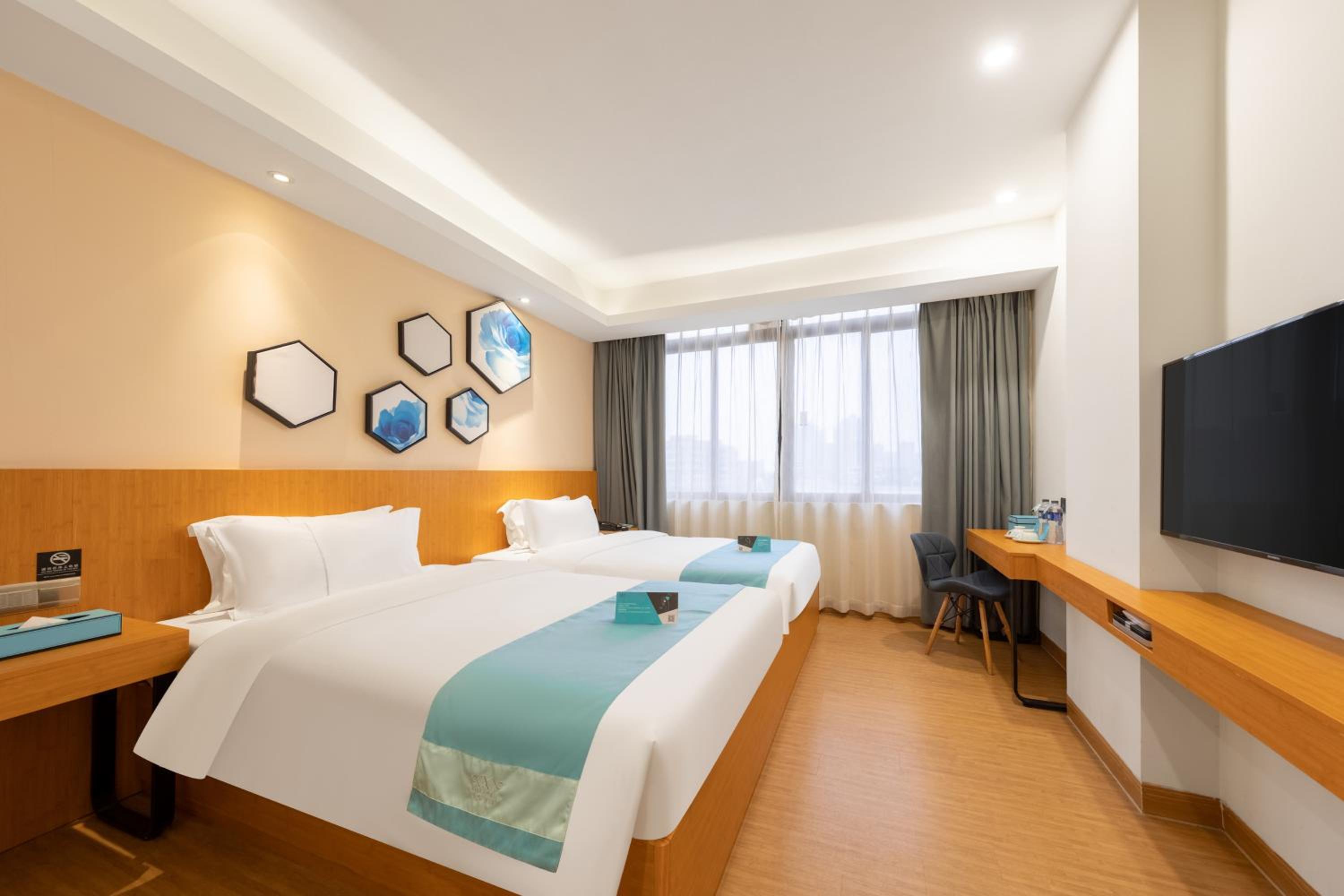 Double Room with Two Double Beds photo 1