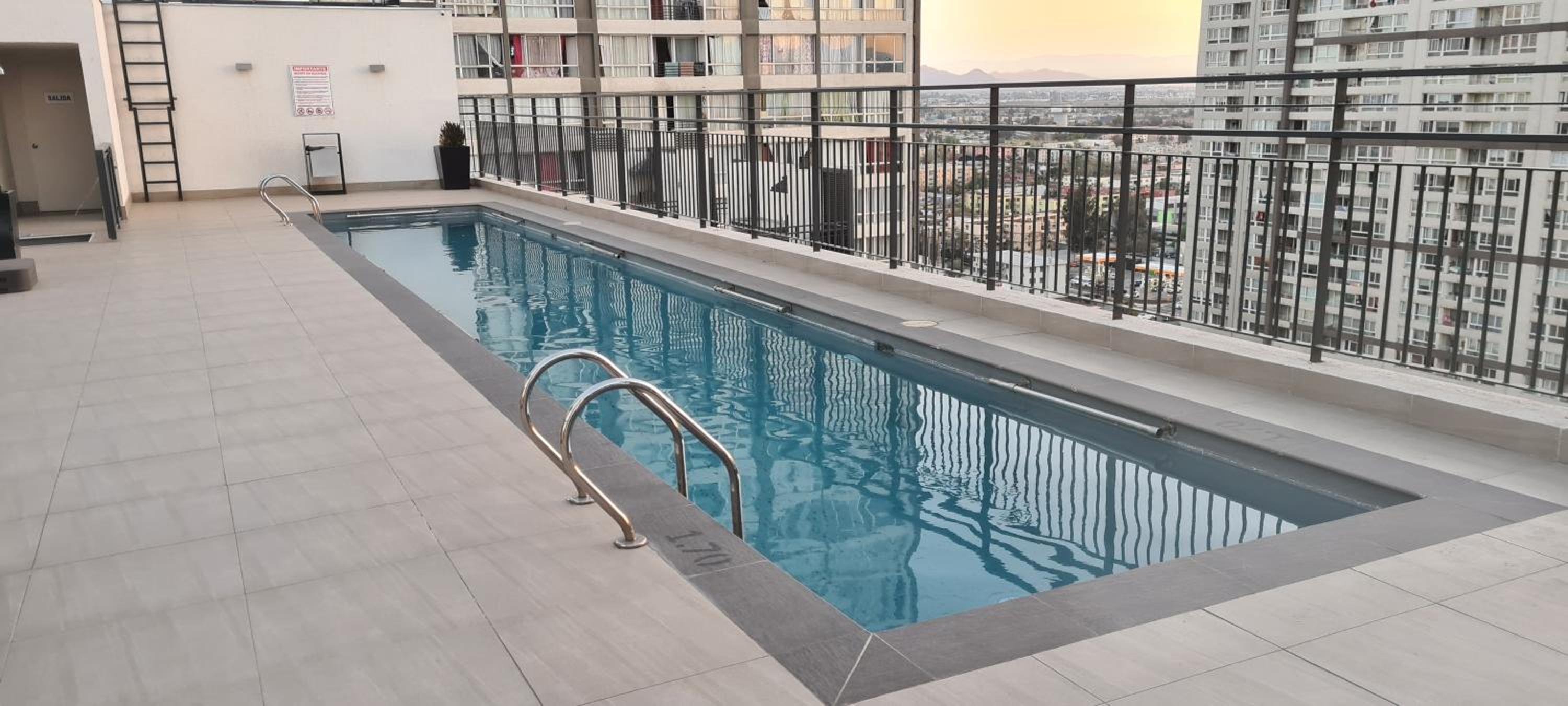Deluxe One-Bedroom Apartment with City View photo 3