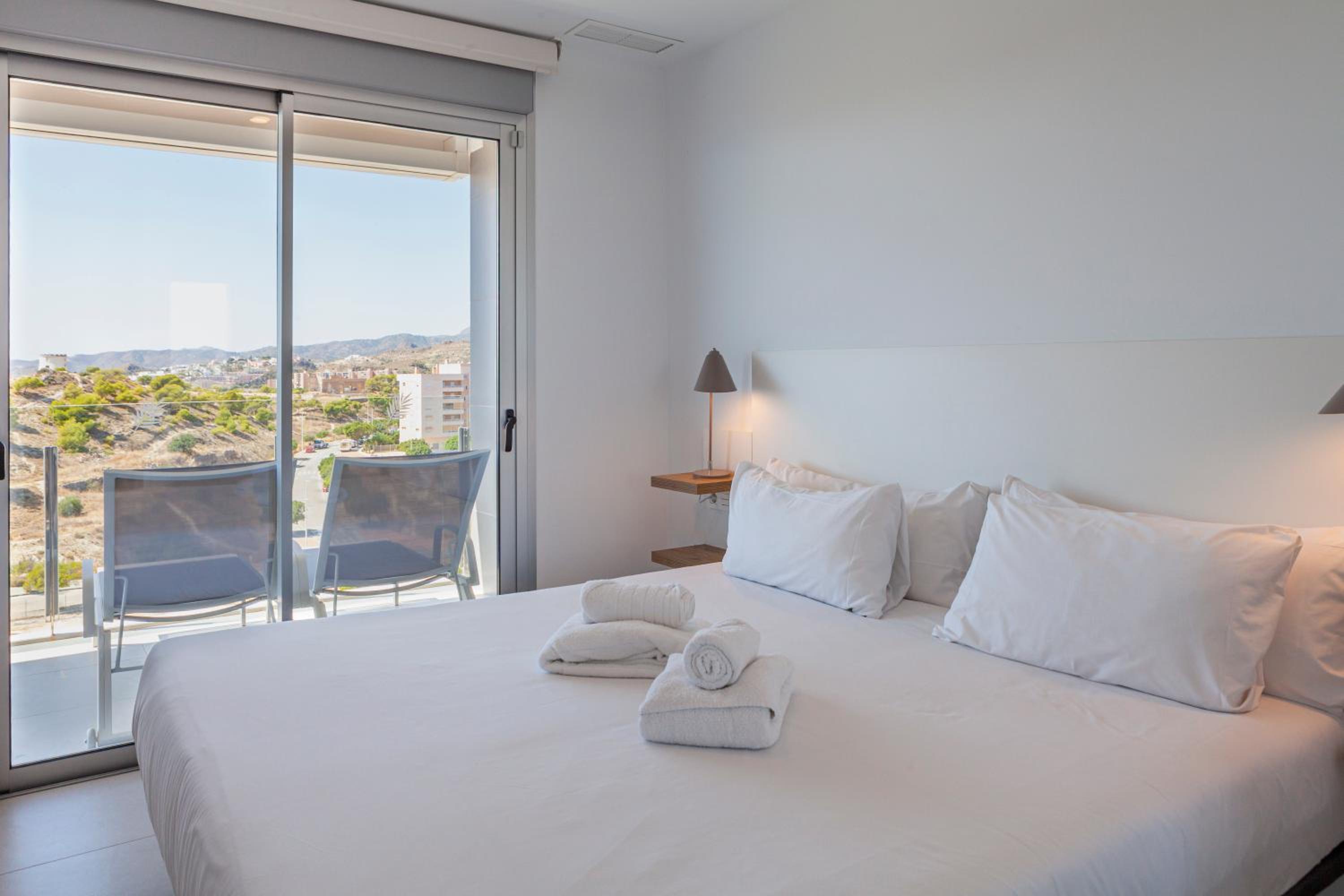 Penthouse 3 dormitorios con terraza y bañera hidromasaje y vistas al mar  - Photo 5